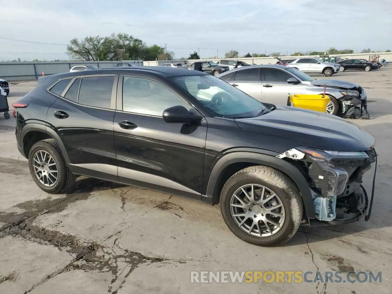 4 fotografías del automóvil dañado KL77LFE22RC054427 CHEVROLET TRAX 2024