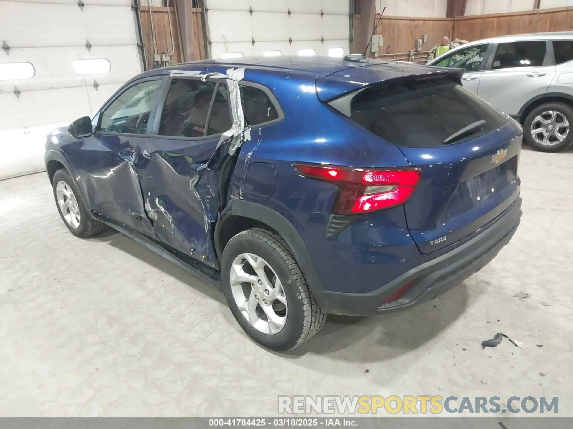 3 fotografías del automóvil dañado KL77LFE22RC100676 CHEVROLET TRAX 2024