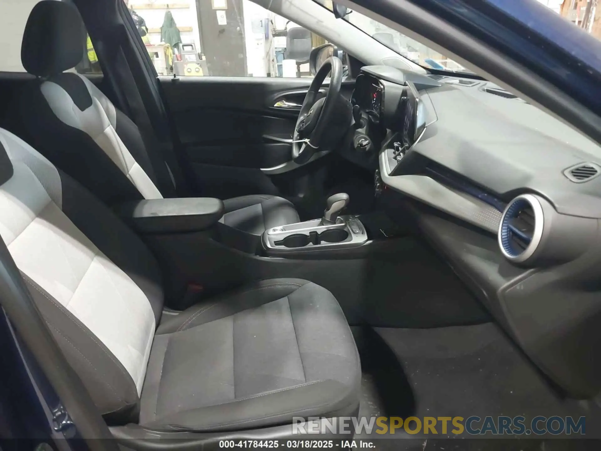 5 fotografías del automóvil dañado KL77LFE22RC100676 CHEVROLET TRAX 2024