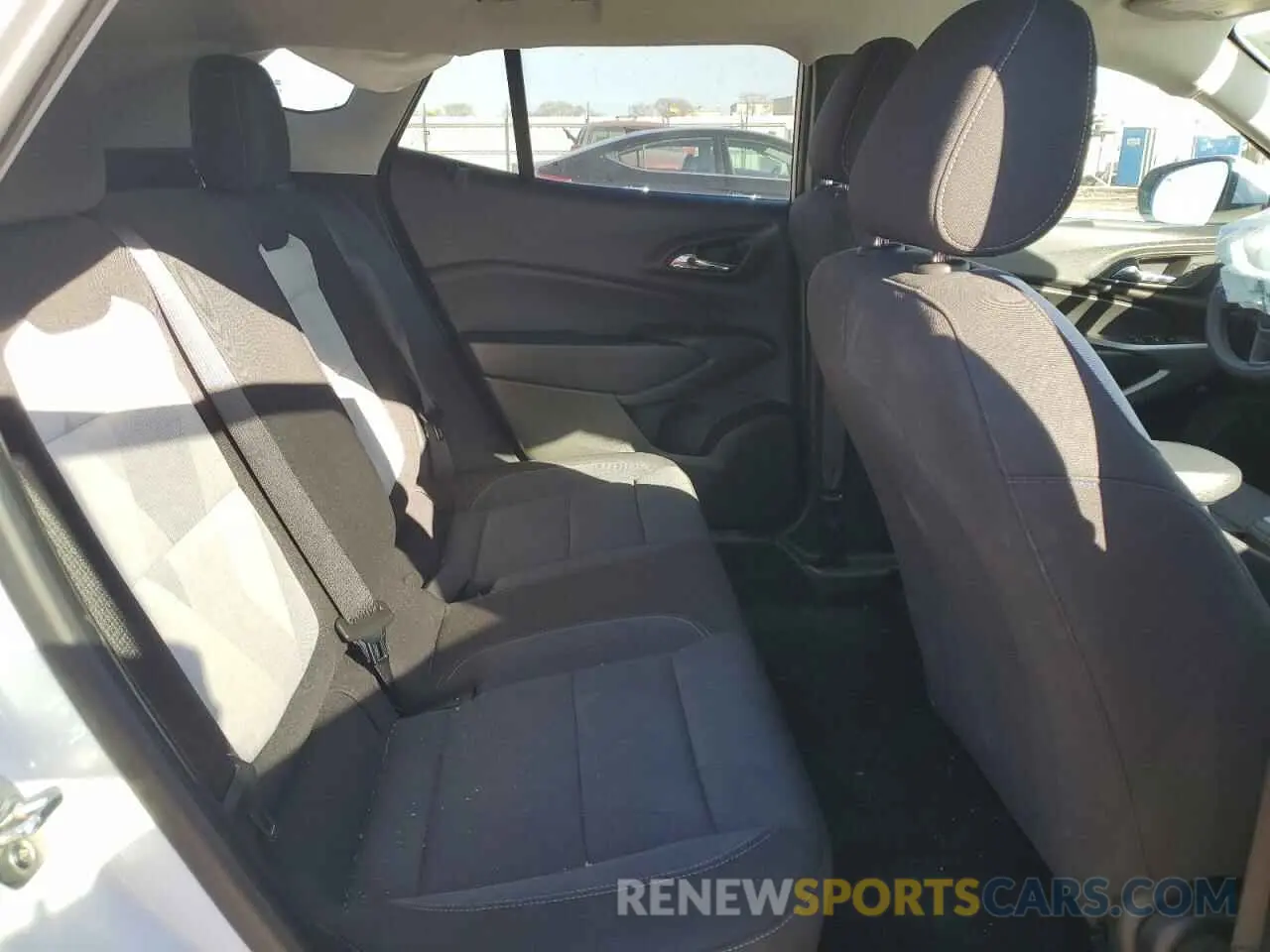 12 fotografías del automóvil dañado KL77LFE22RC151823 CHEVROLET TRAX 2024