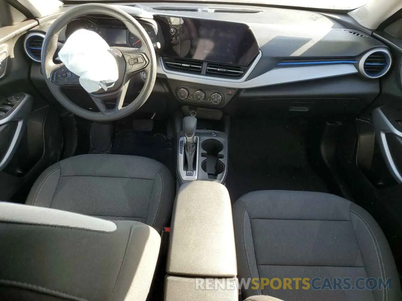8 fotografías del automóvil dañado KL77LFE22RC151823 CHEVROLET TRAX 2024