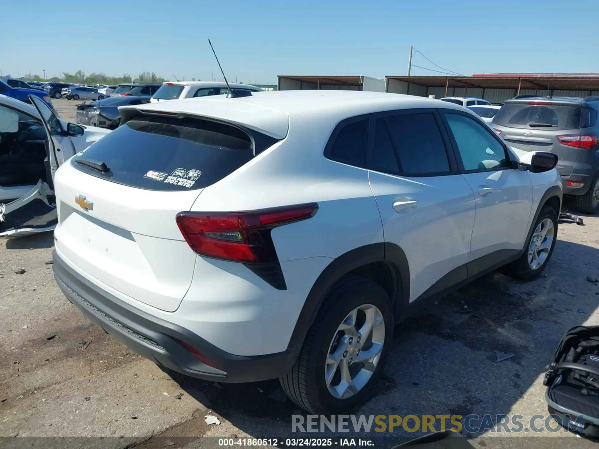 4 fotografías del automóvil dañado KL77LFE23RC101819 CHEVROLET TRAX 2024