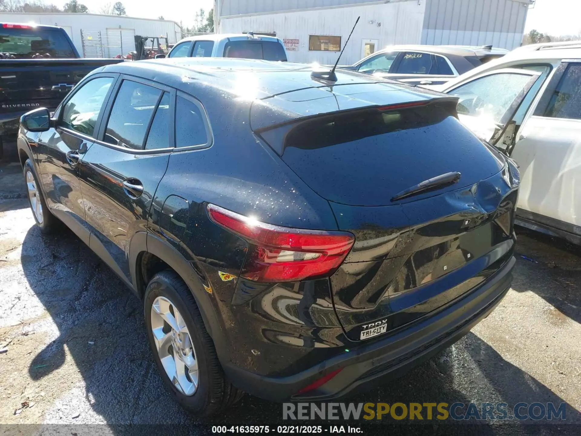 3 fotografías del automóvil dañado KL77LFE23RC155590 CHEVROLET TRAX 2024