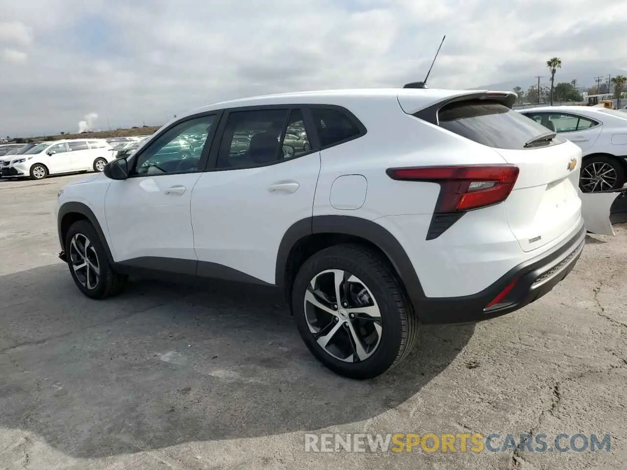 2 fotografías del automóvil dañado KL77LFE23RC231292 CHEVROLET TRAX 2024