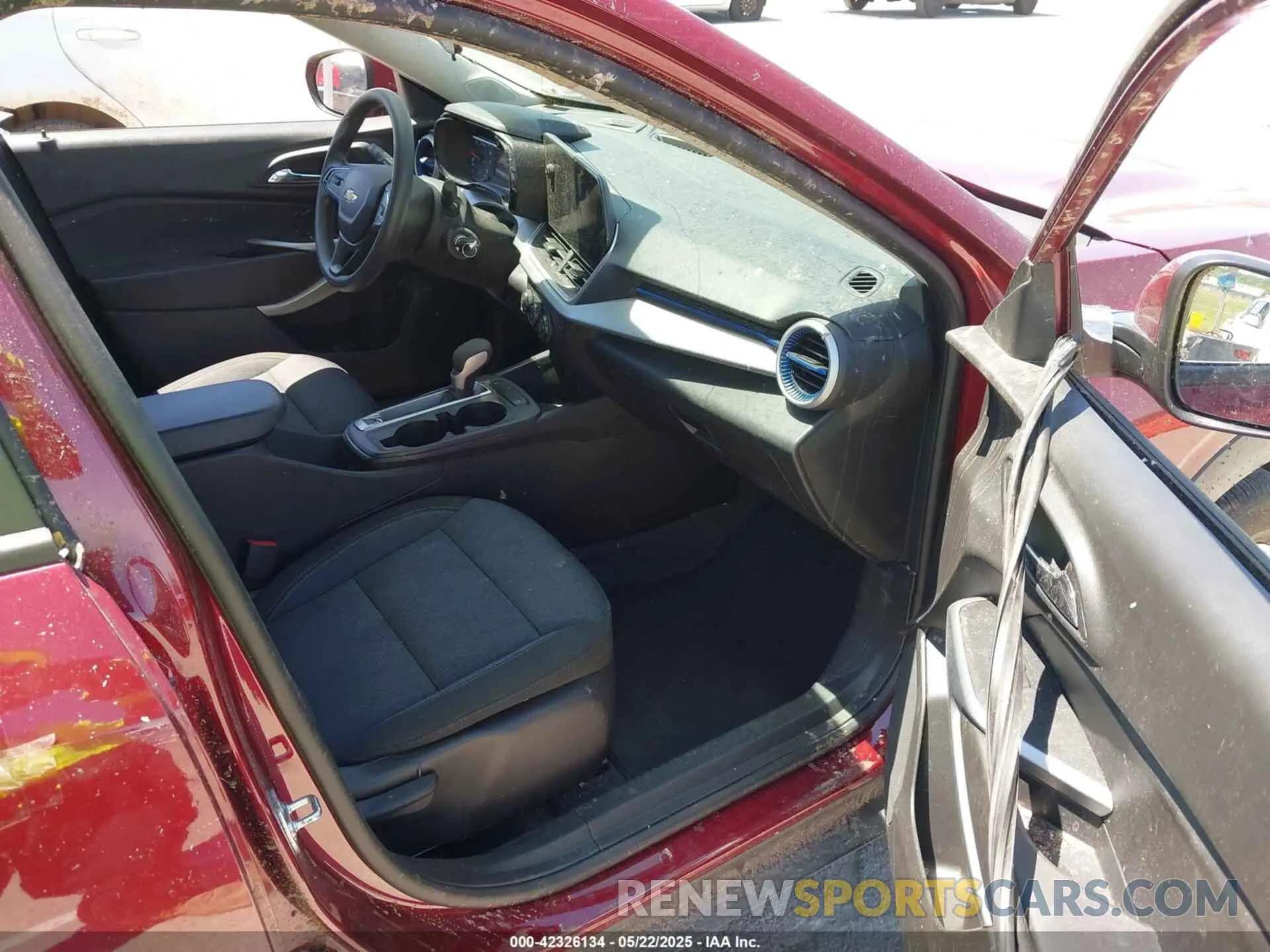 5 fotografías del automóvil dañado KL77LFE24RC133050 CHEVROLET TRAX 2024