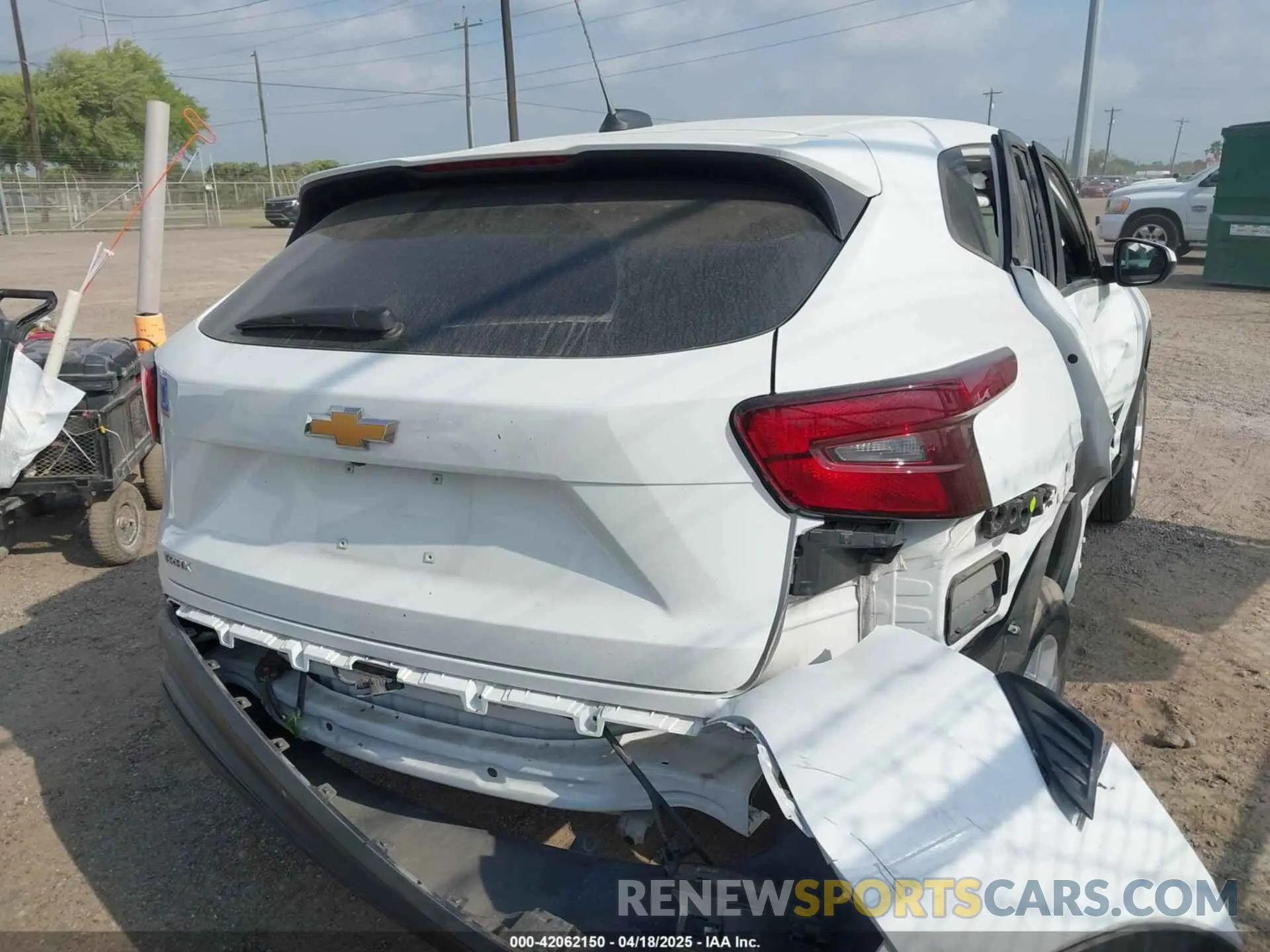 4 fotografías del automóvil dañado KL77LFE24RC166369 CHEVROLET TRAX 2024