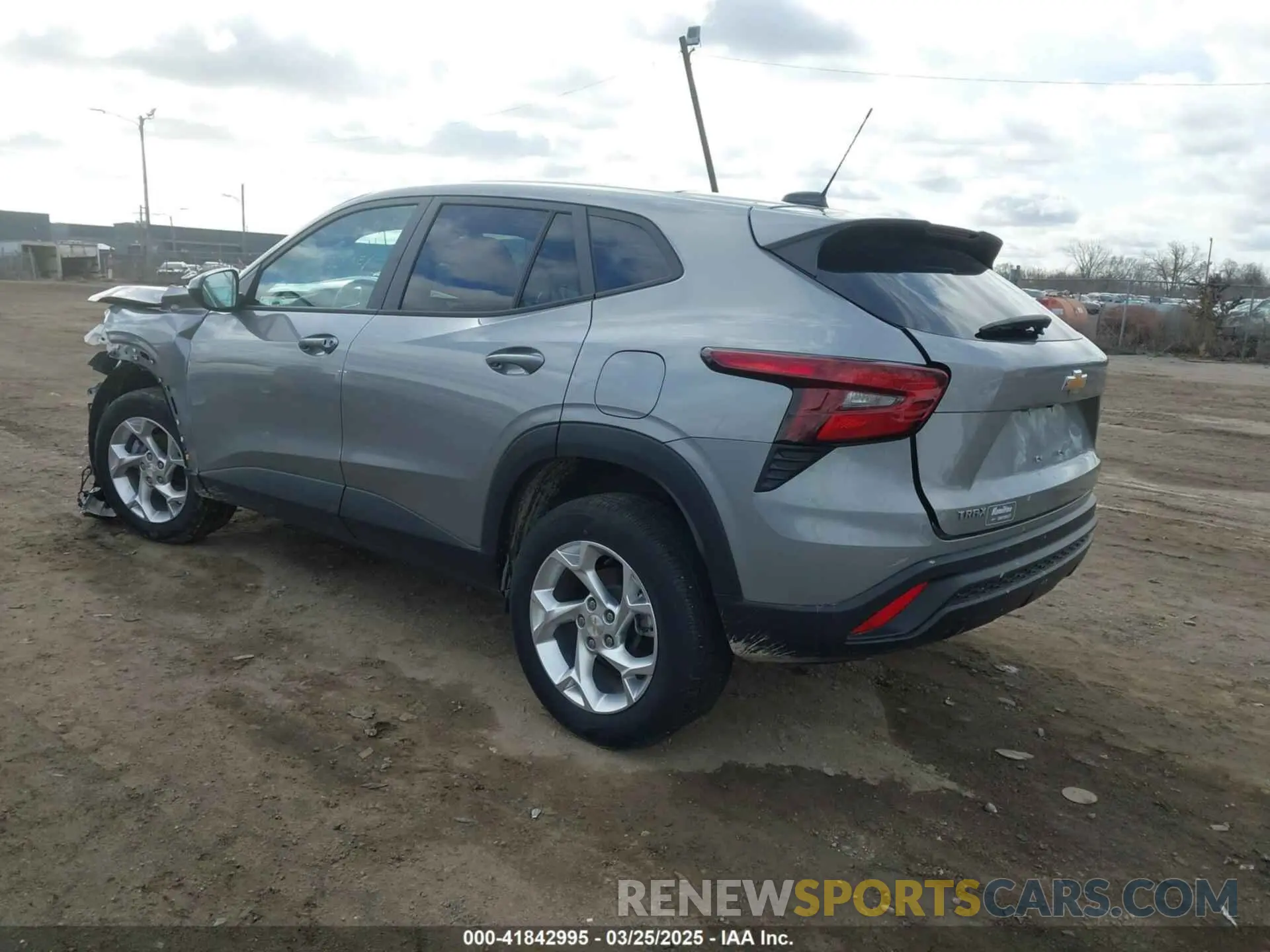 3 fotografías del automóvil dañado KL77LFE25RC020837 CHEVROLET TRAX 2024