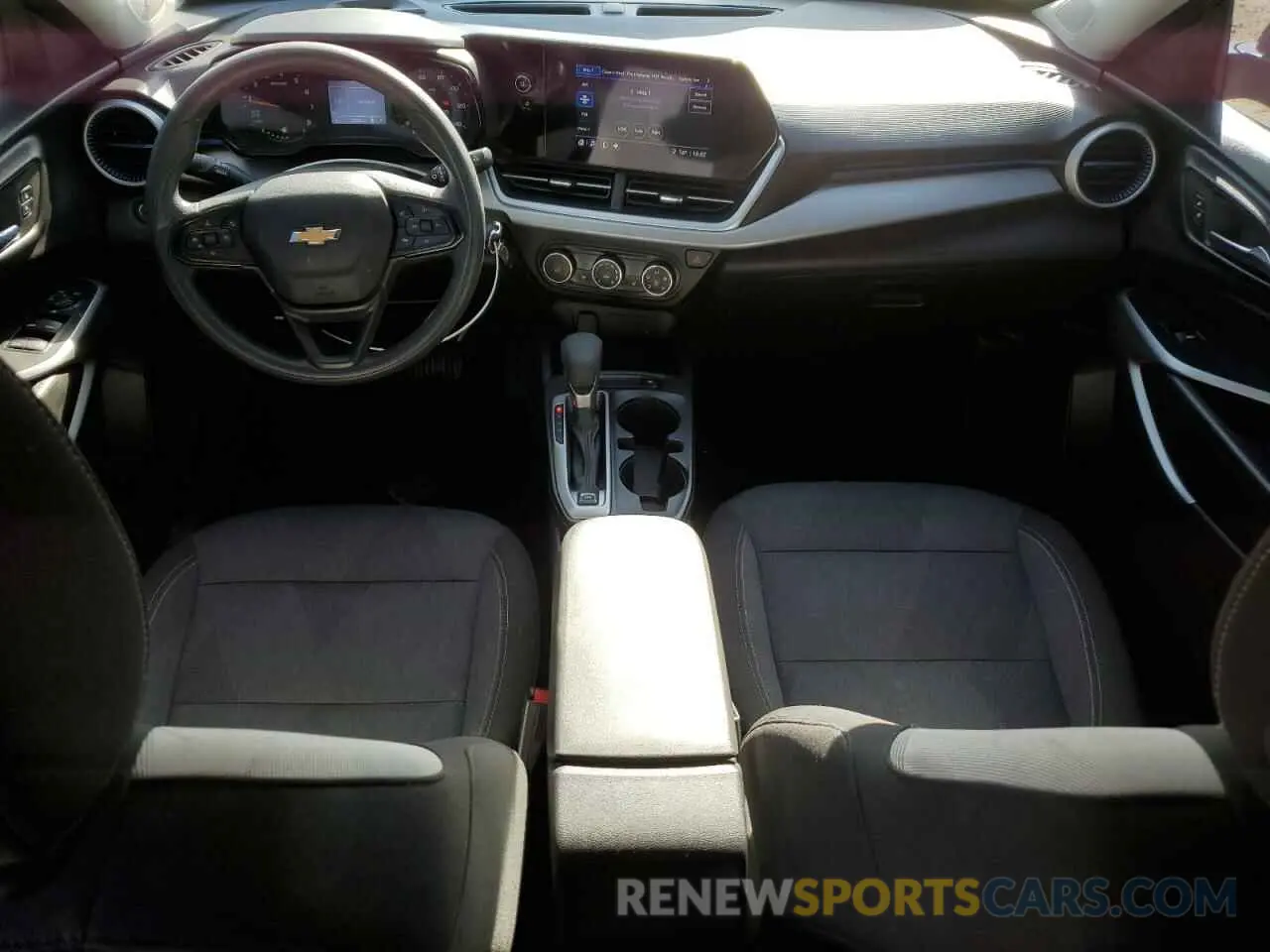 8 fotografías del automóvil dañado KL77LFE25RC073103 CHEVROLET TRAX 2024