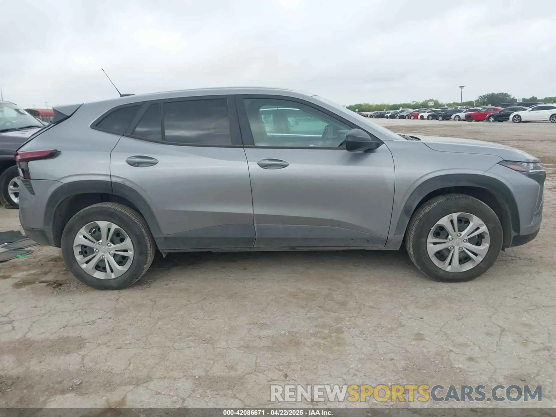 13 fotografías del automóvil dañado KL77LFE26RC144292 CHEVROLET TRAX 2024