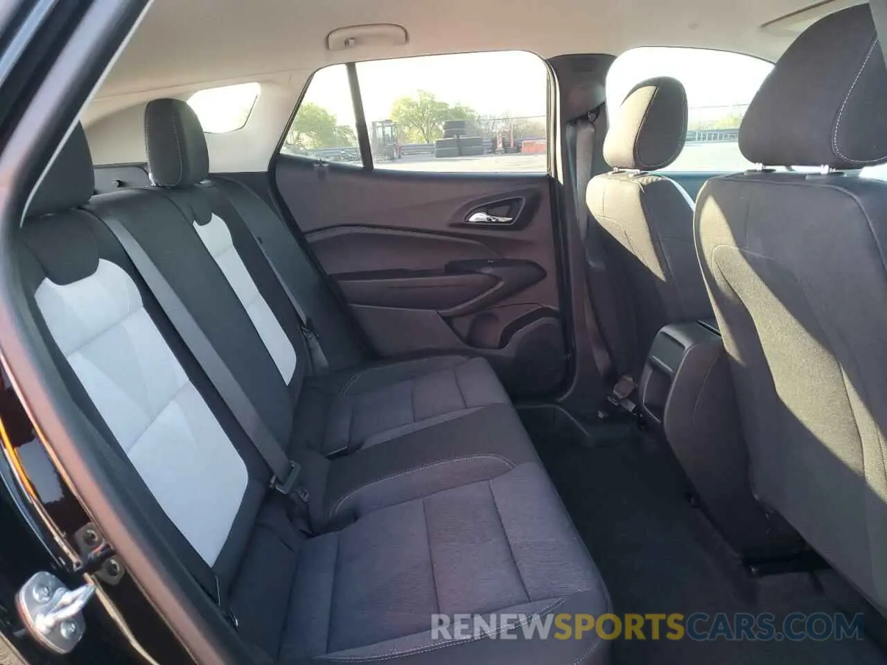 11 fotografías del automóvil dañado KL77LFE27RC120986 CHEVROLET TRAX 2024