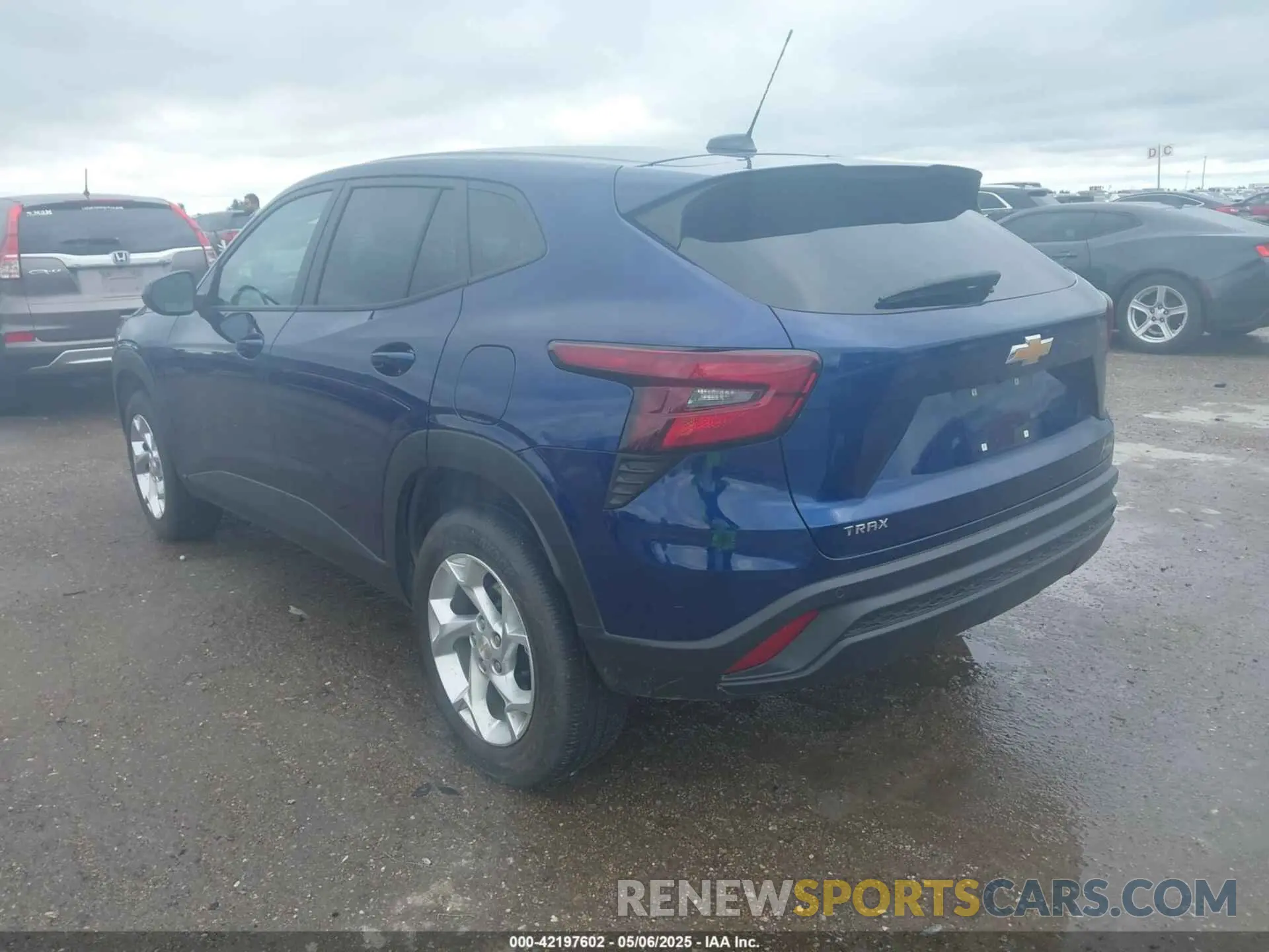3 fotografías del automóvil dañado KL77LFE28RC166620 CHEVROLET TRAX 2024