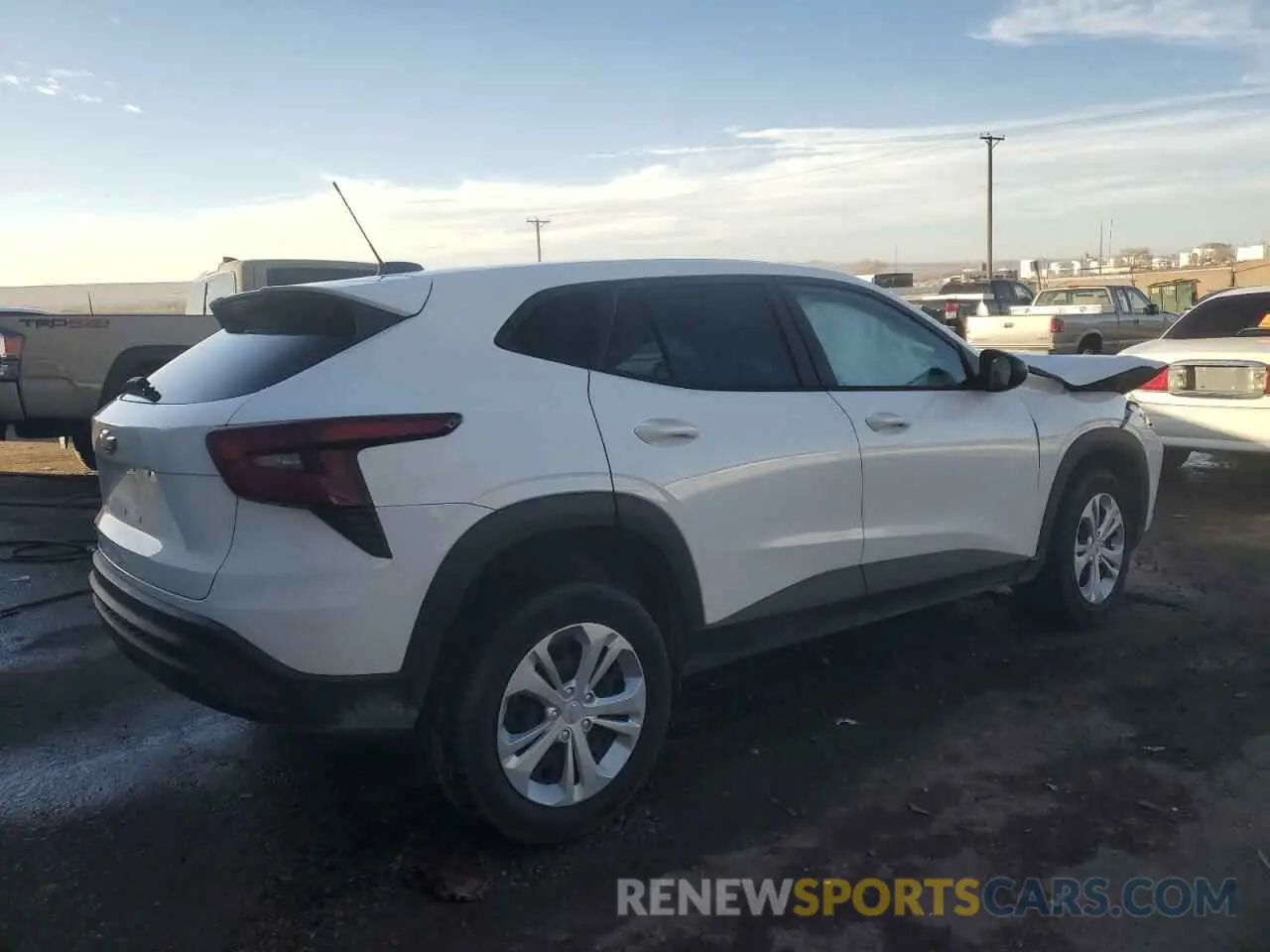 3 fotografías del automóvil dañado KL77LFE29RC130709 CHEVROLET TRAX 2024