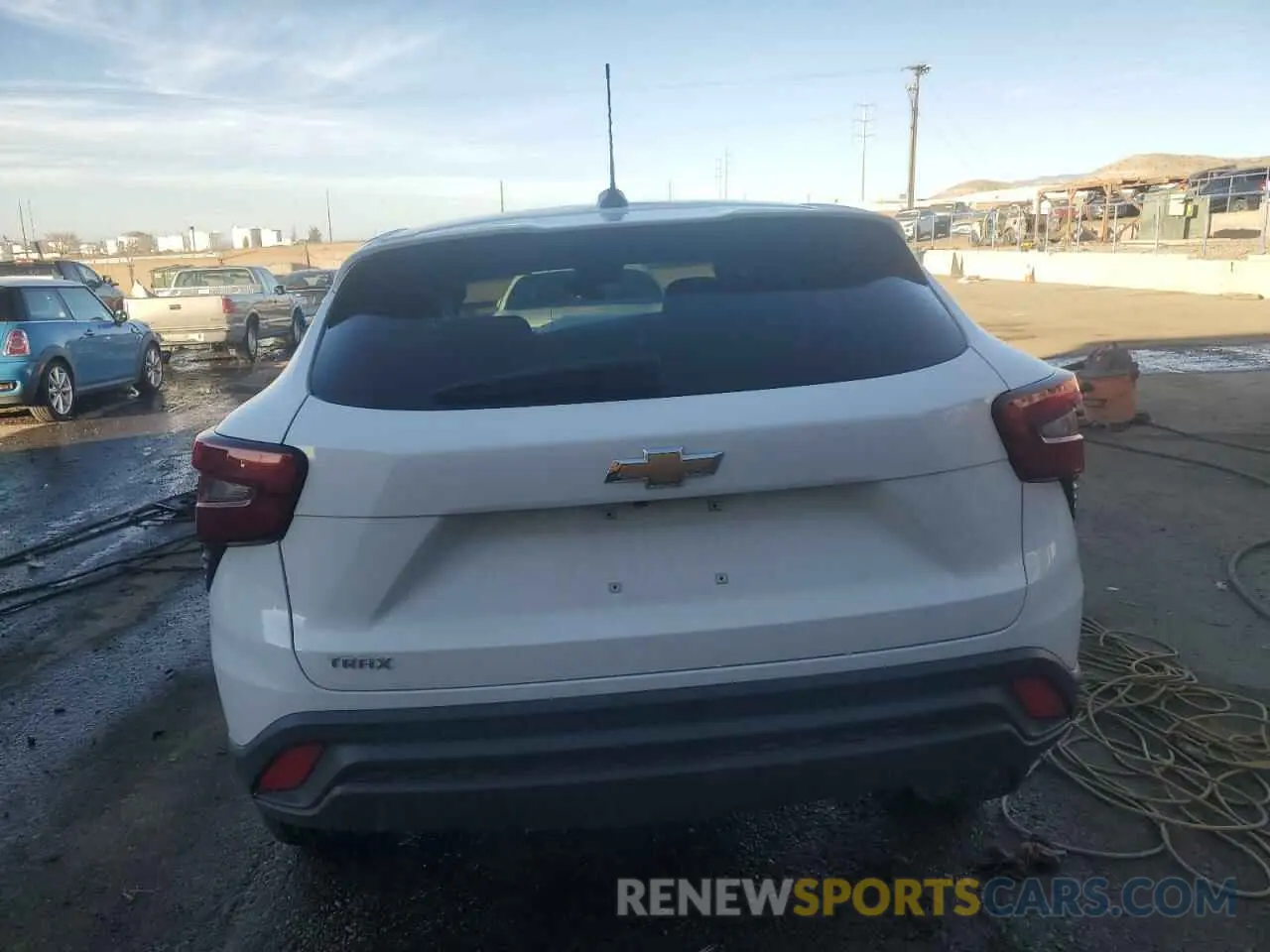 6 fotografías del automóvil dañado KL77LFE29RC130709 CHEVROLET TRAX 2024