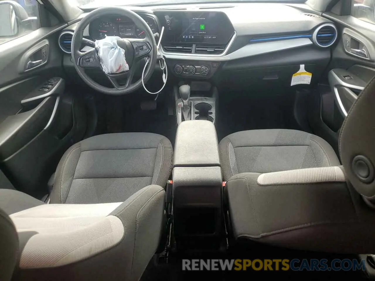 8 fotografías del automóvil dañado KL77LFE2XRC161824 CHEVROLET TRAX 2024
