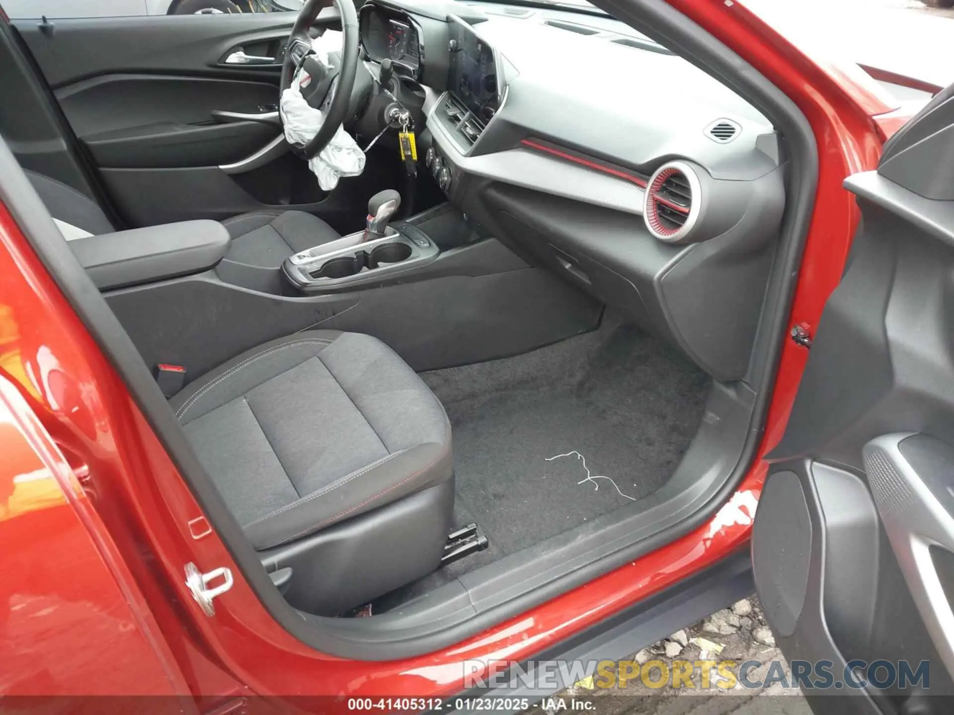 5 fotografías del automóvil dañado KL77LGE21RC029069 CHEVROLET TRAX 2024