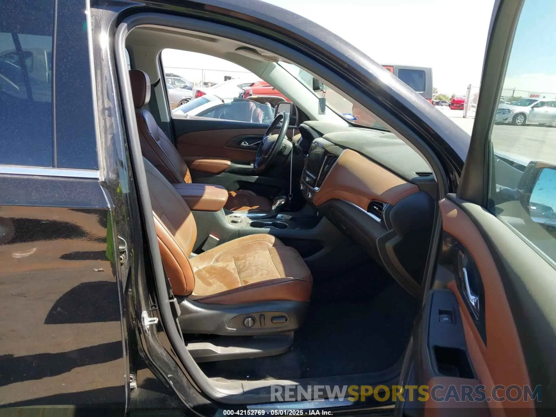 5 fotografías del automóvil dañado KL77LGE21RC059432 CHEVROLET TRAX 2024