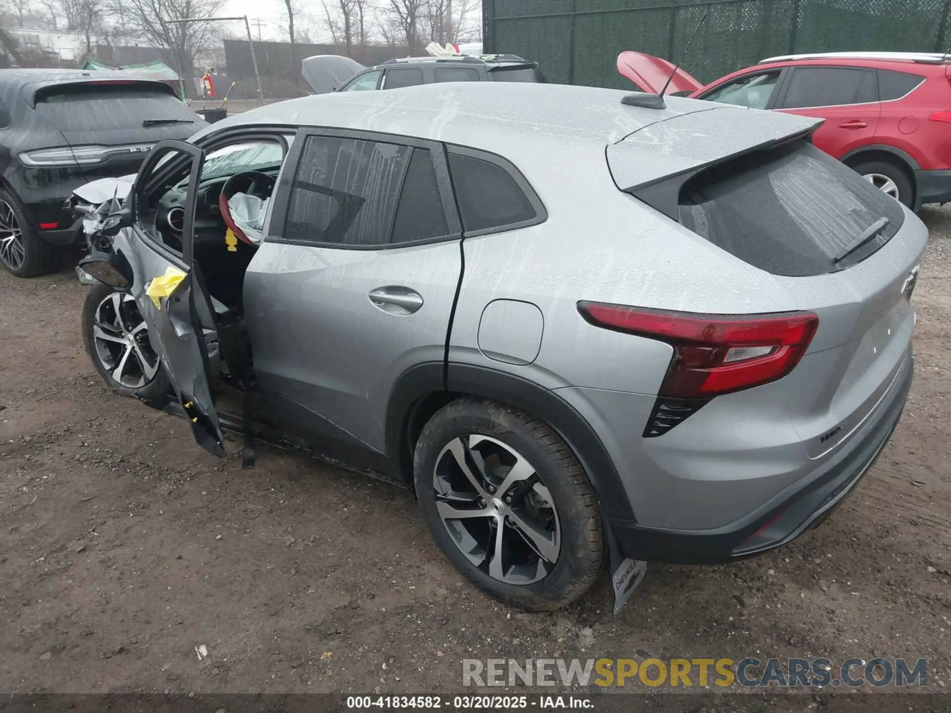 3 fotografías del automóvil dañado KL77LGE21RC152404 CHEVROLET TRAX 2024
