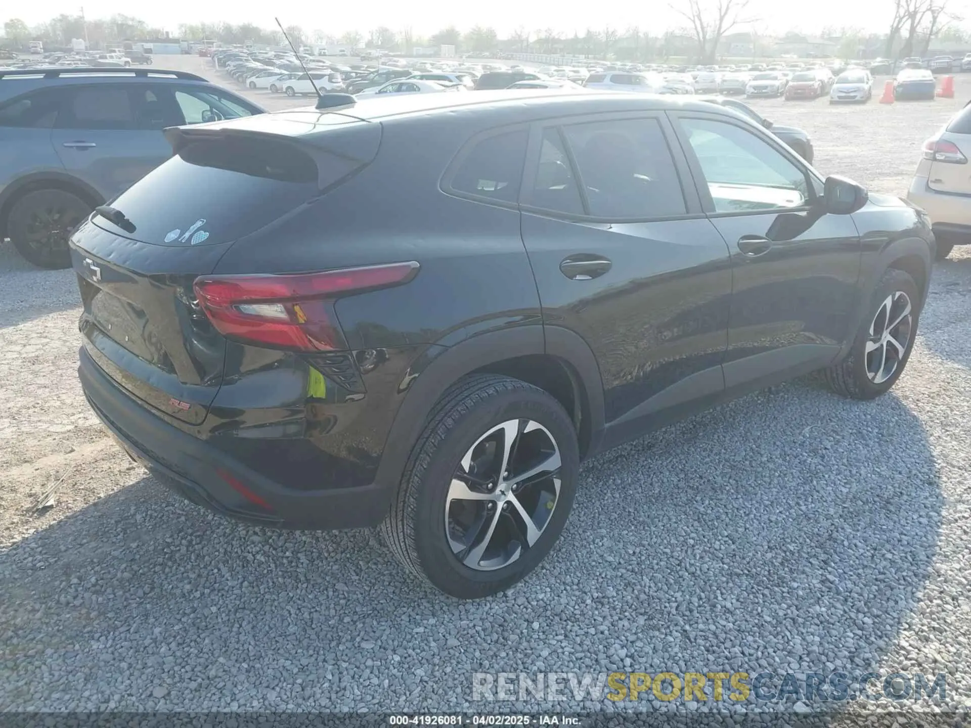 4 fotografías del automóvil dañado KL77LGE21RC225576 CHEVROLET TRAX 2024
