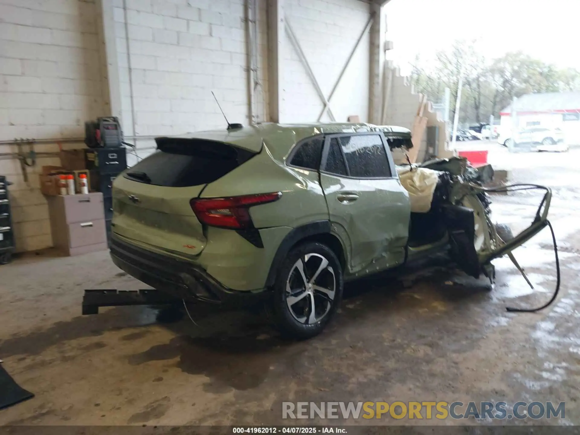 4 fotografías del automóvil dañado KL77LGE22RC137877 CHEVROLET TRAX 2024