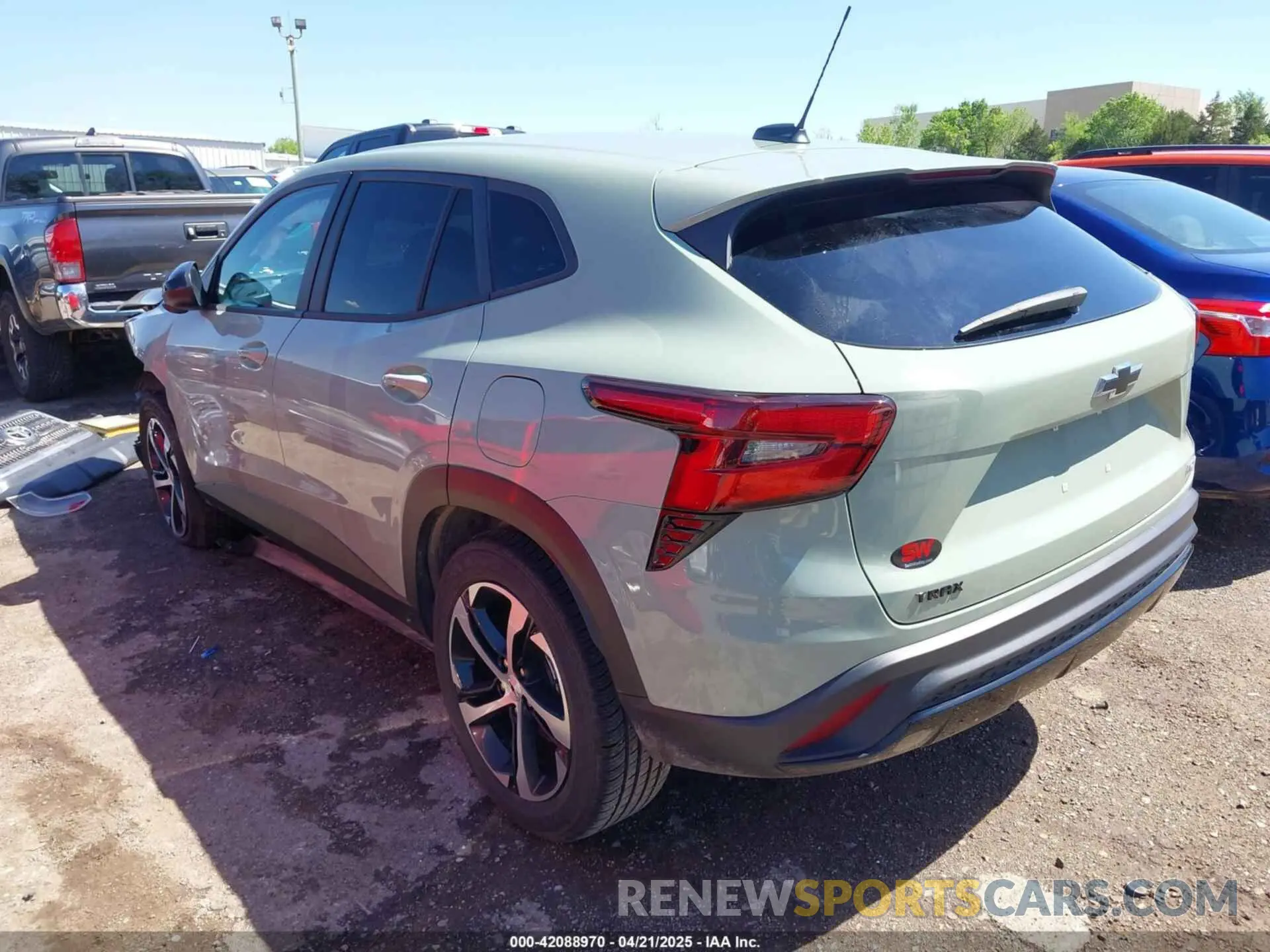 3 fotografías del automóvil dañado KL77LGE23RC090973 CHEVROLET TRAX 2024