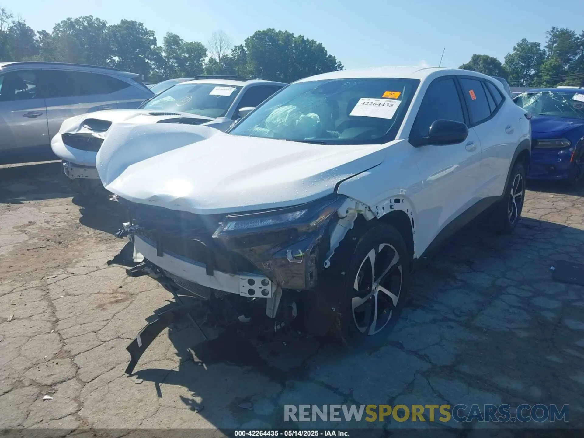 2 fotografías del automóvil dañado KL77LGE23RC194203 CHEVROLET TRAX 2024