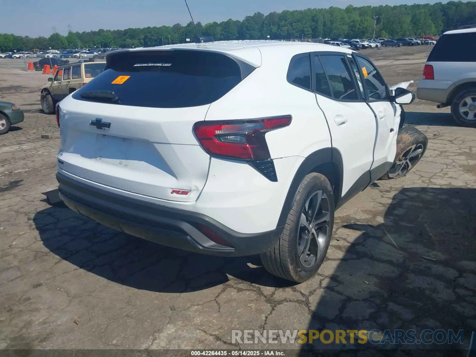 4 fotografías del automóvil dañado KL77LGE23RC194203 CHEVROLET TRAX 2024
