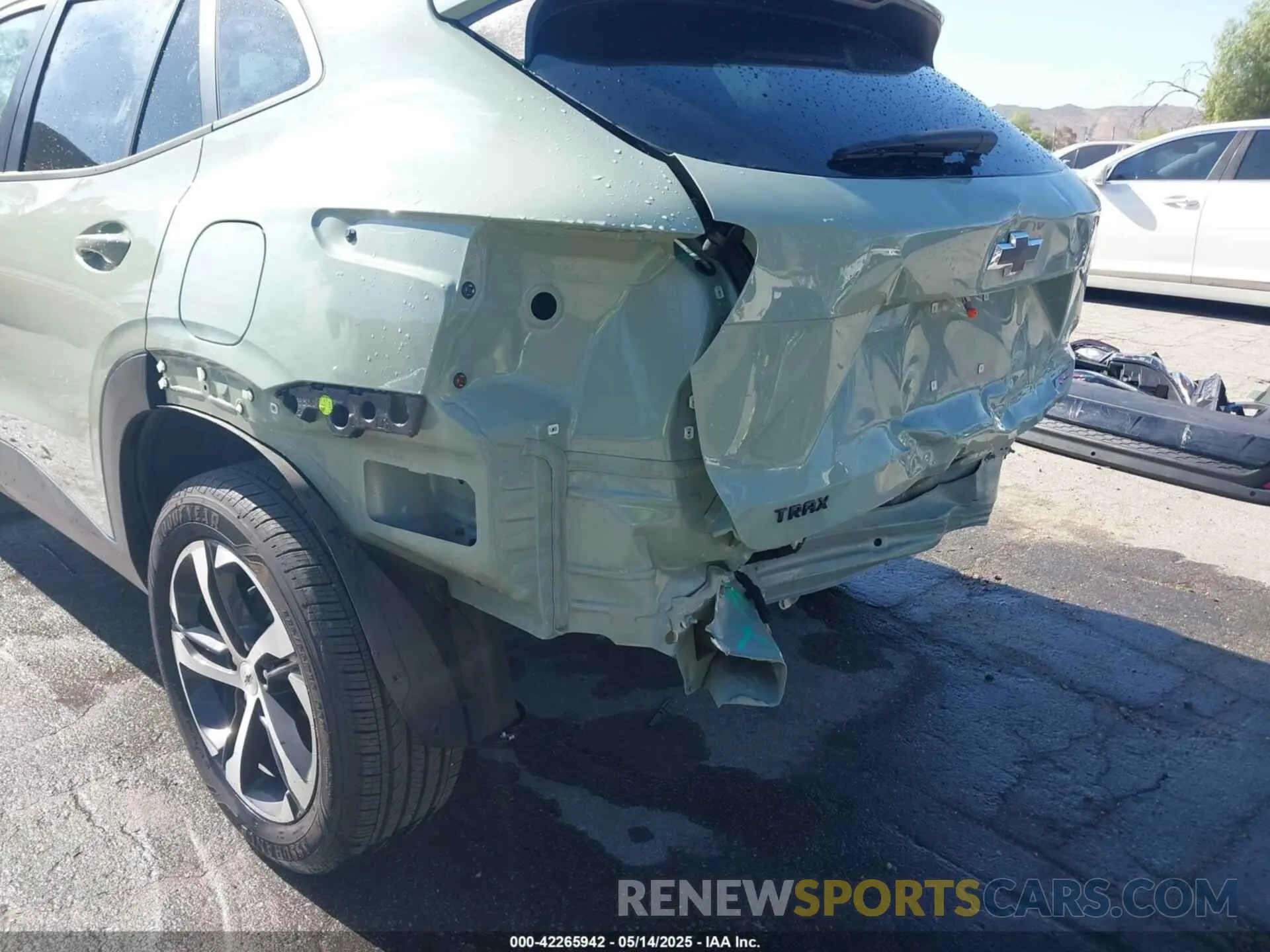 20 fotografías del automóvil dañado KL77LGE25RC234393 CHEVROLET TRAX 2024