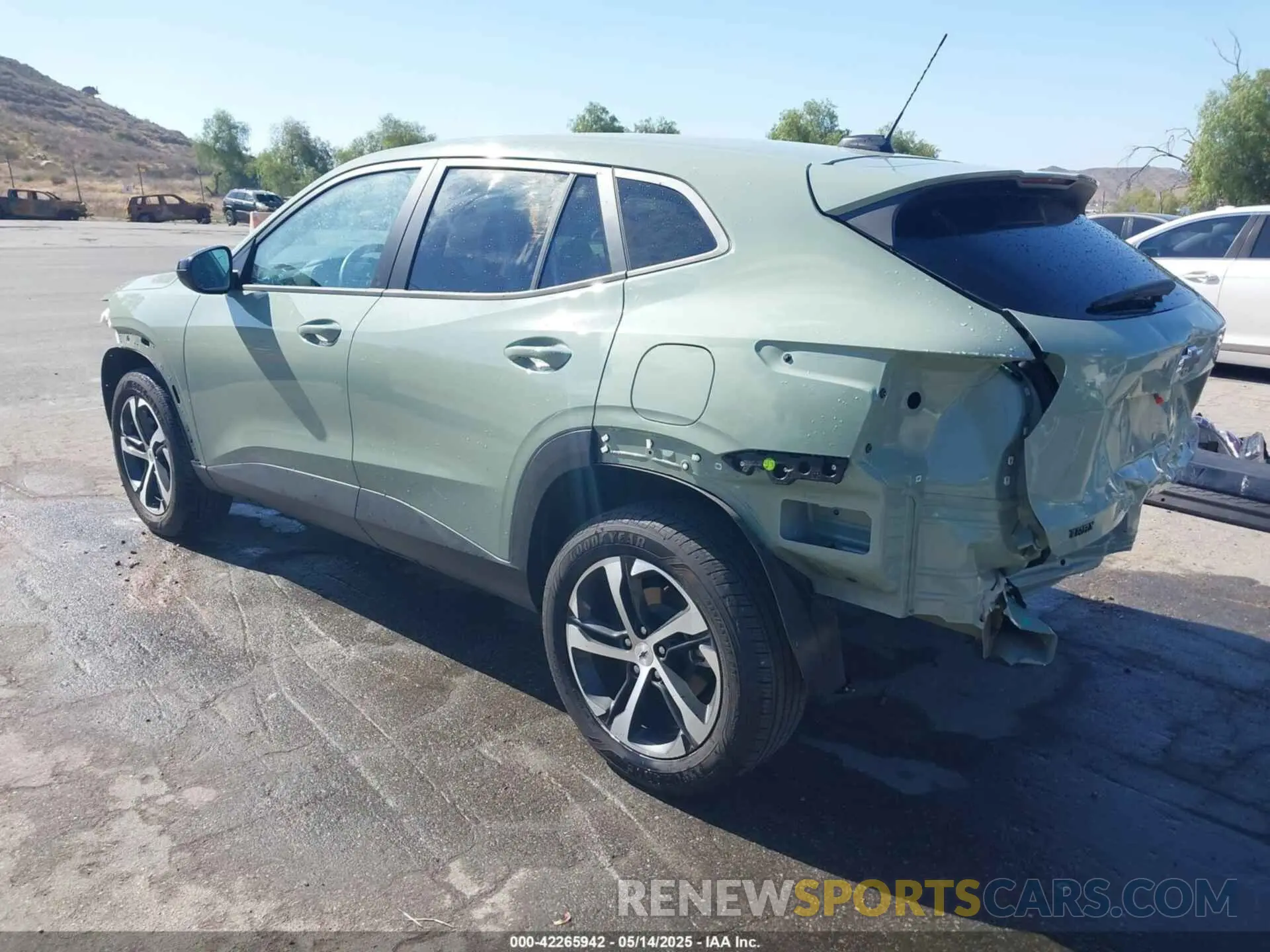 3 fotografías del automóvil dañado KL77LGE25RC234393 CHEVROLET TRAX 2024