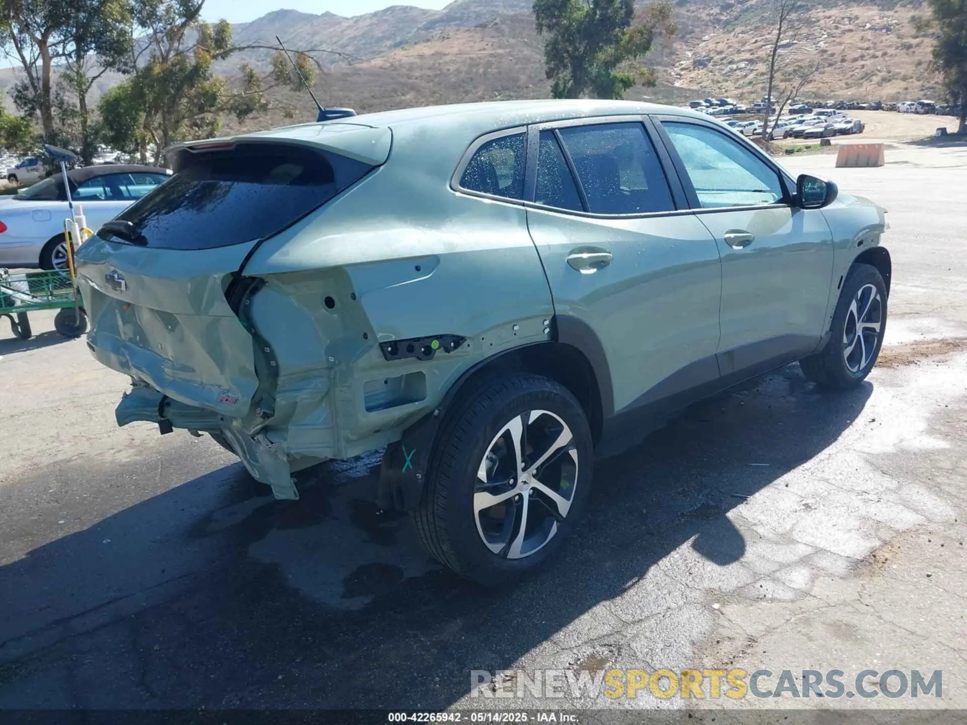 4 fotografías del automóvil dañado KL77LGE25RC234393 CHEVROLET TRAX 2024