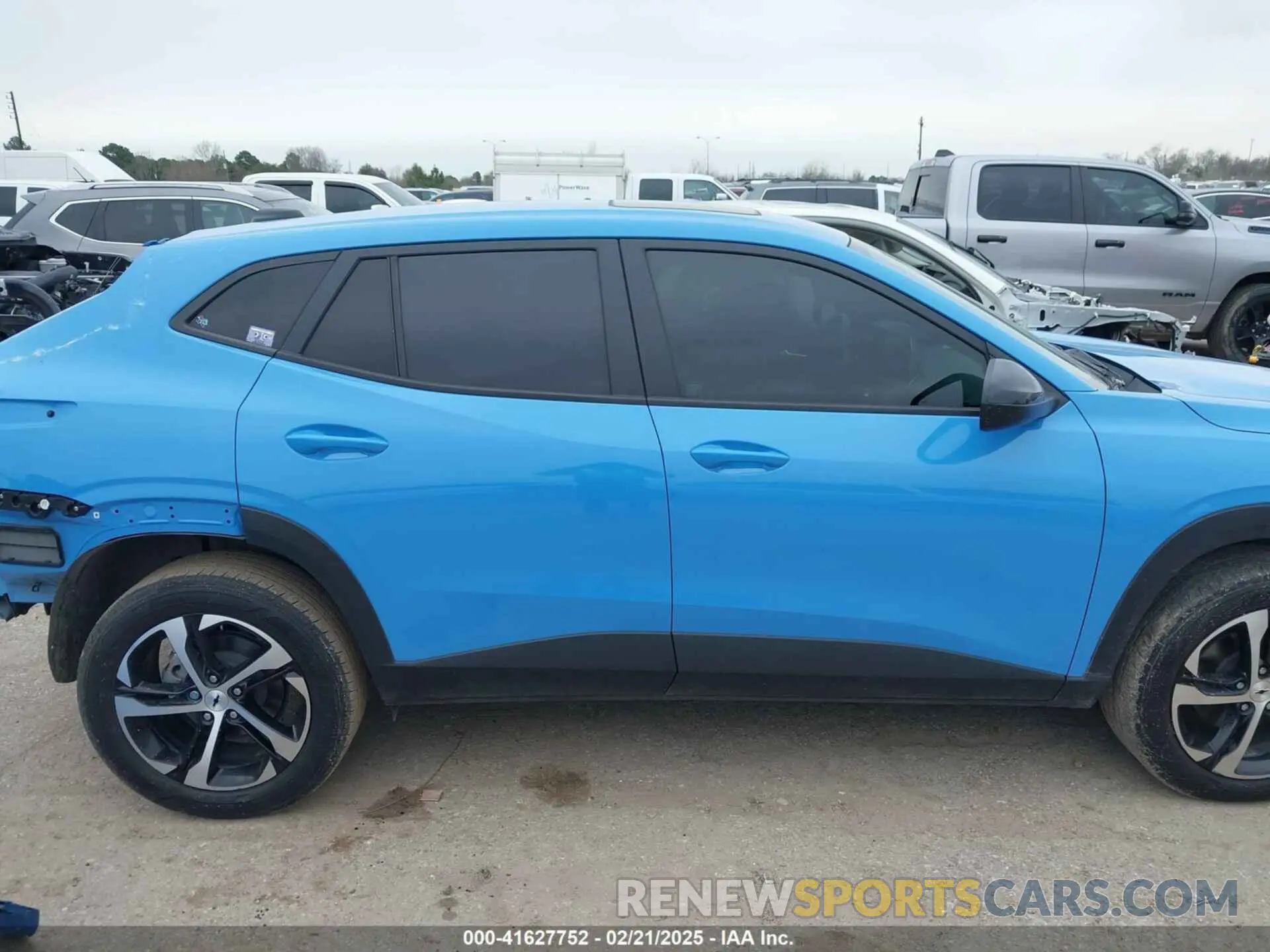 13 fotografías del automóvil dañado KL77LGE26RC013224 CHEVROLET TRAX 2024