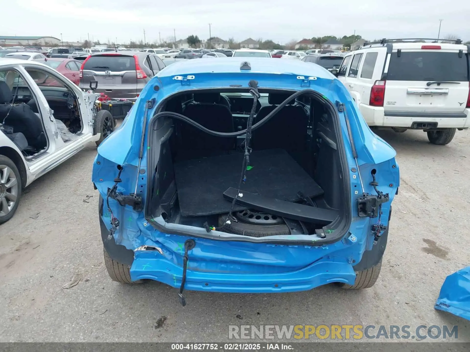 16 fotografías del automóvil dañado KL77LGE26RC013224 CHEVROLET TRAX 2024