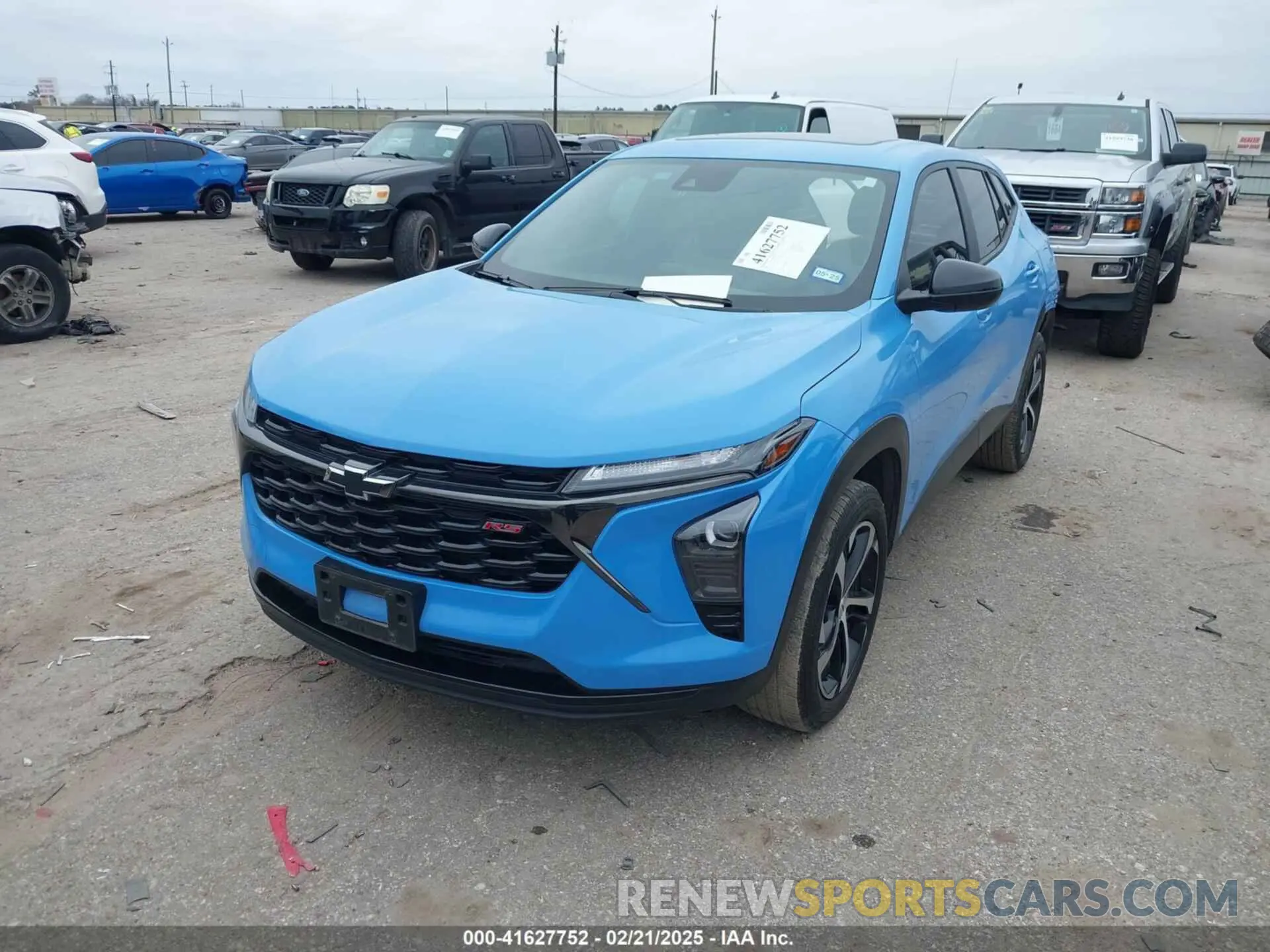 2 fotografías del automóvil dañado KL77LGE26RC013224 CHEVROLET TRAX 2024