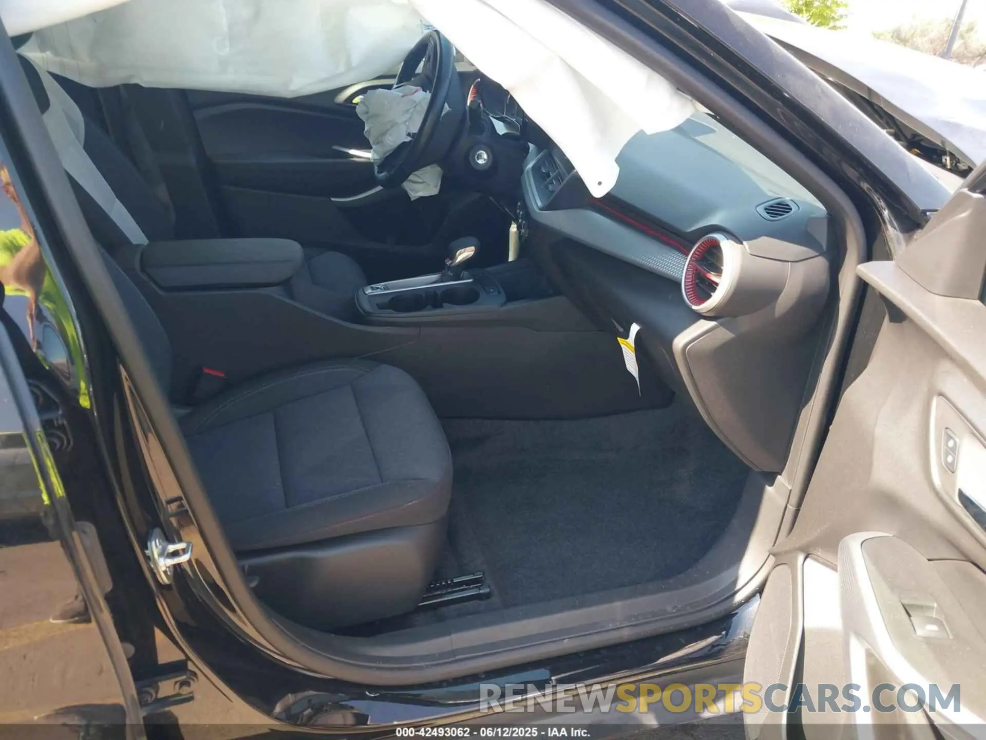 5 fotografías del automóvil dañado KL77LGE26RC122976 CHEVROLET TRAX 2024
