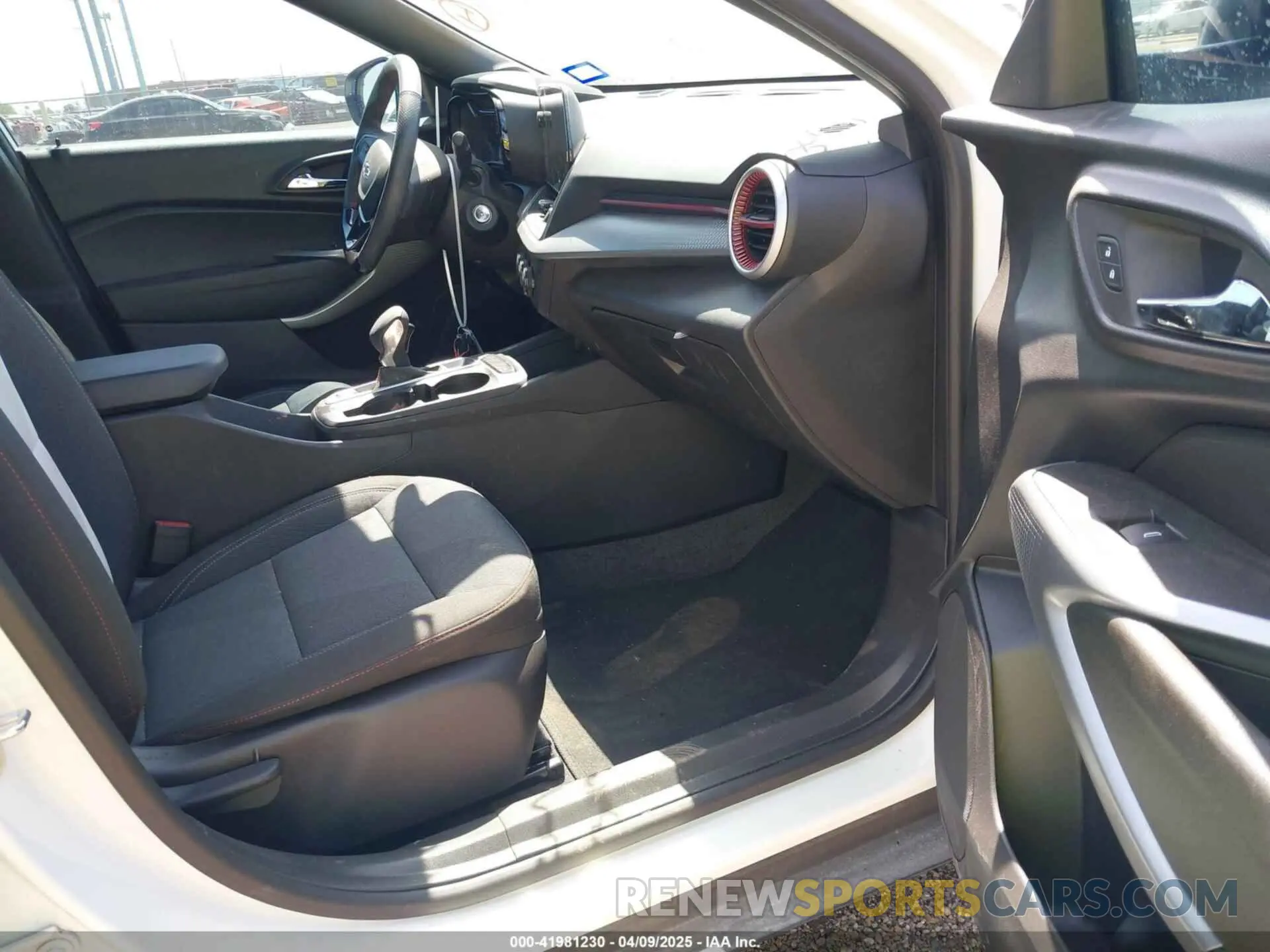 5 fotografías del automóvil dañado KL77LGE27RC165979 CHEVROLET TRAX 2024
