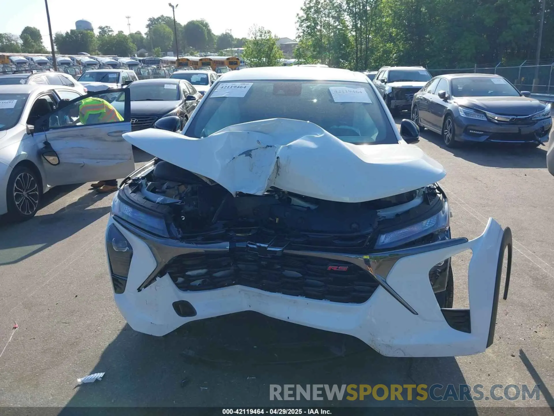 12 fotografías del automóvil dañado KL77LGE28RC018635 CHEVROLET TRAX 2024