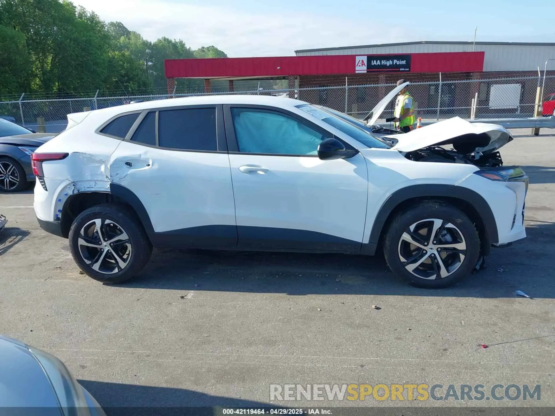 13 fotografías del automóvil dañado KL77LGE28RC018635 CHEVROLET TRAX 2024