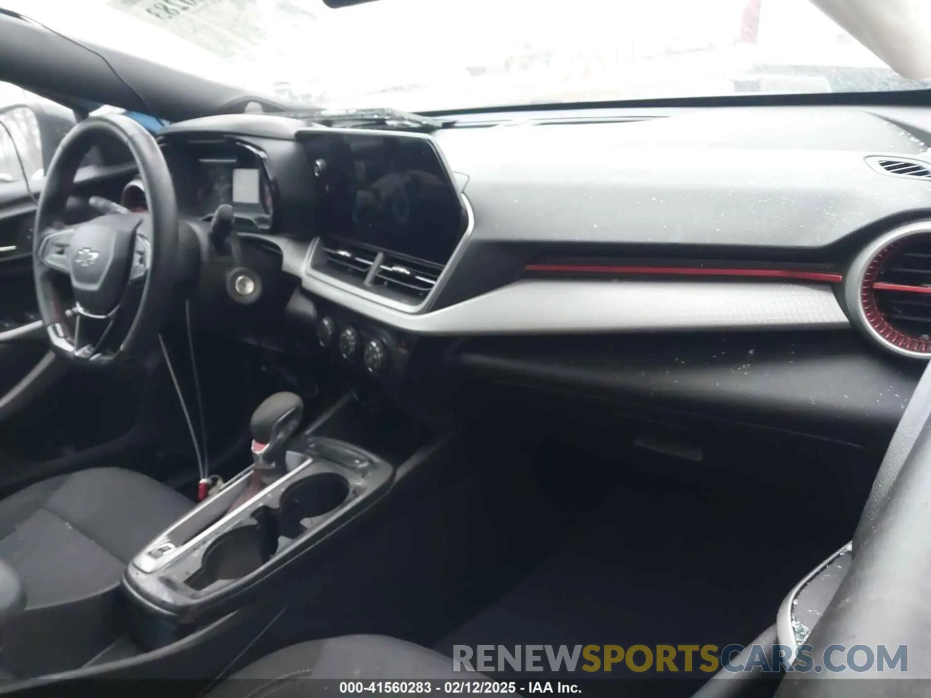 5 fotografías del automóvil dañado KL77LGE29RC081307 CHEVROLET TRAX 2024