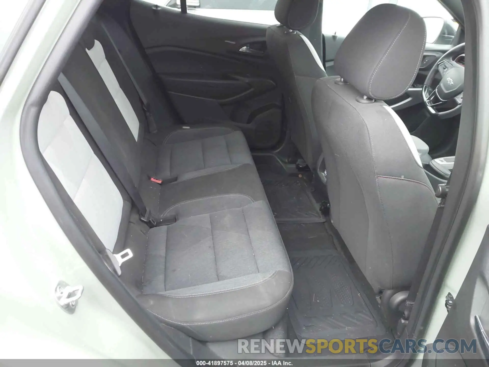 8 fotografías del automóvil dañado KL77LGE29RC149055 CHEVROLET TRAX 2024