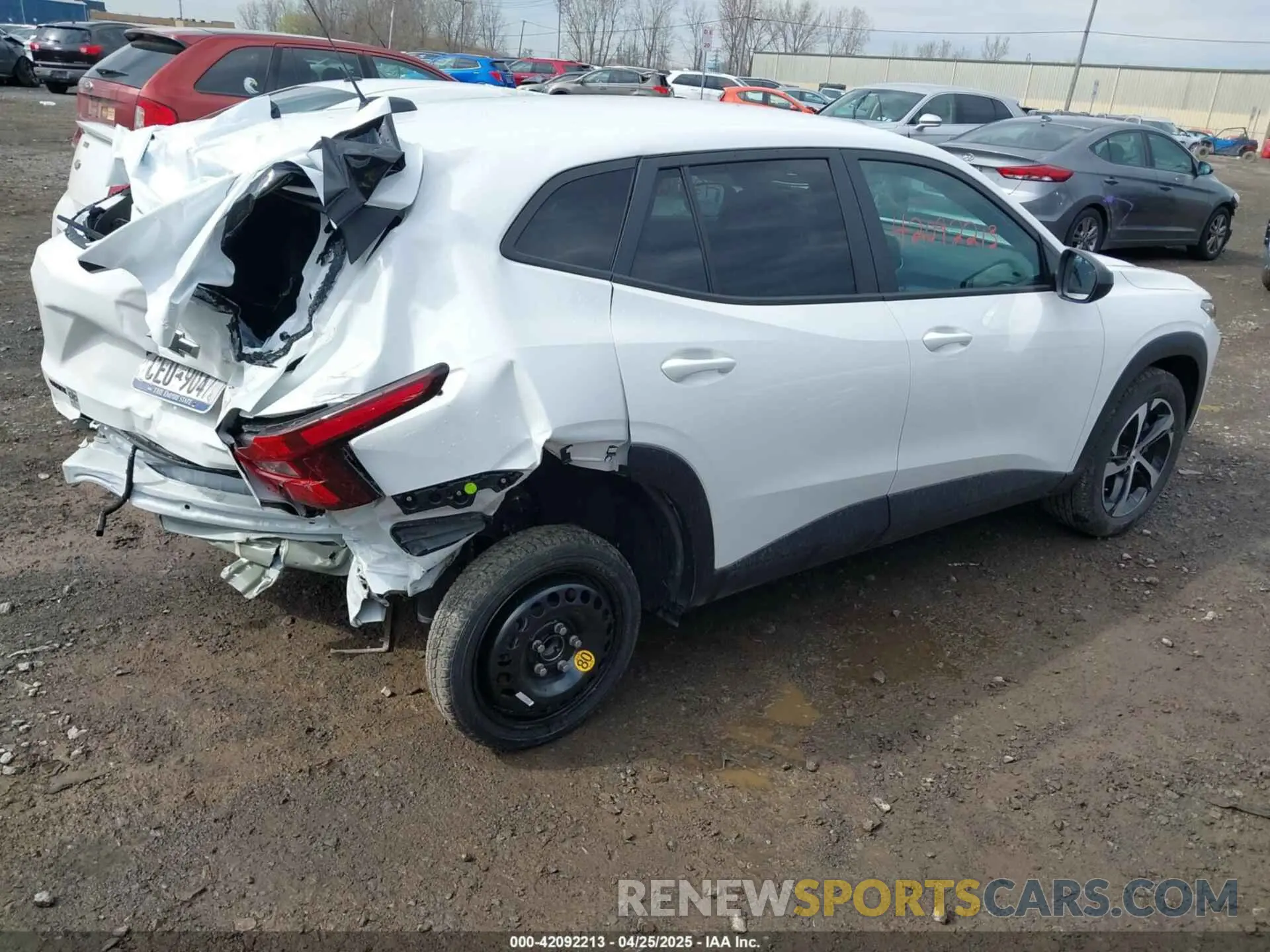 4 fotografías del automóvil dañado KL77LGE29RC183223 CHEVROLET TRAX 2024