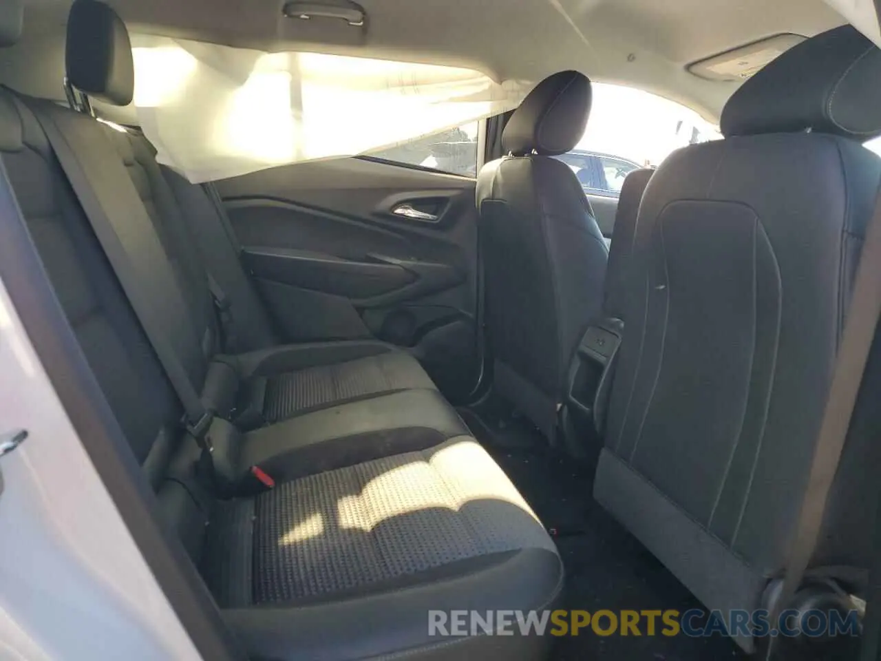 10 fotografías del automóvil dañado KL77LHE20RC219290 CHEVROLET TRAX 2024