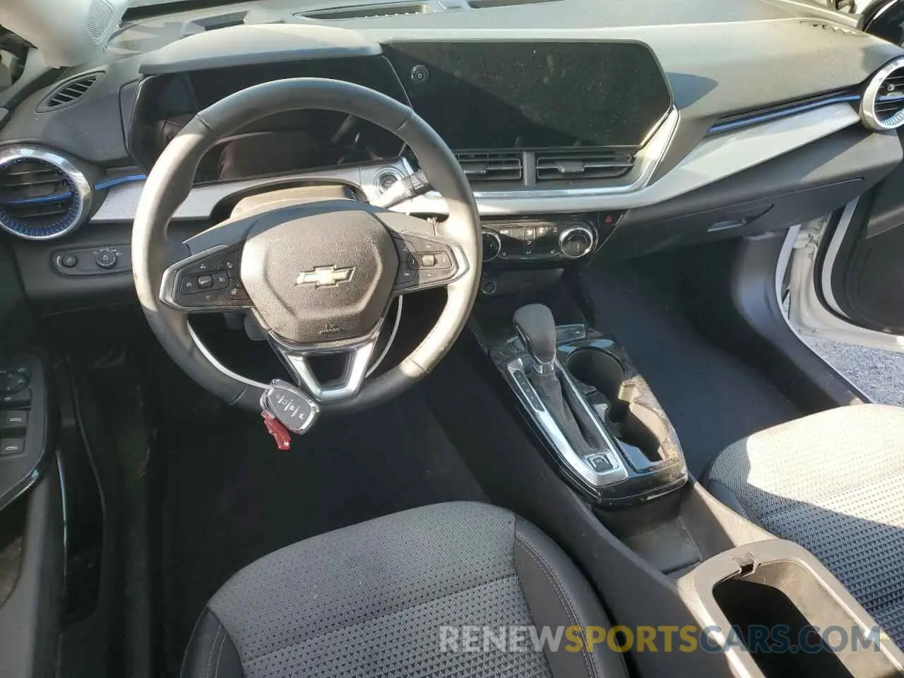 8 fotografías del automóvil dañado KL77LHE20RC219290 CHEVROLET TRAX 2024