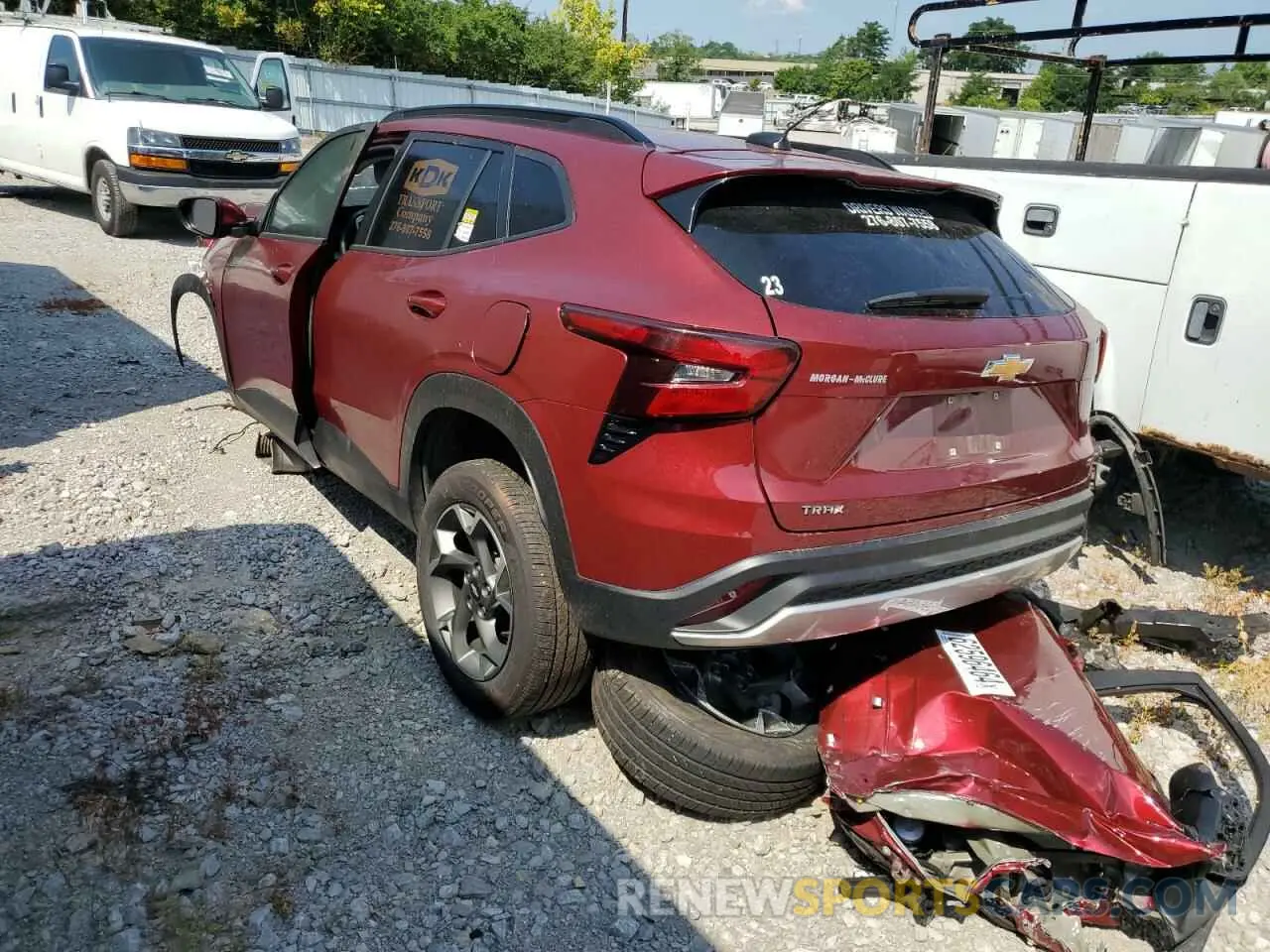 2 fotografías del automóvil dañado KL77LHE21RC009006 CHEVROLET TRAX 2024