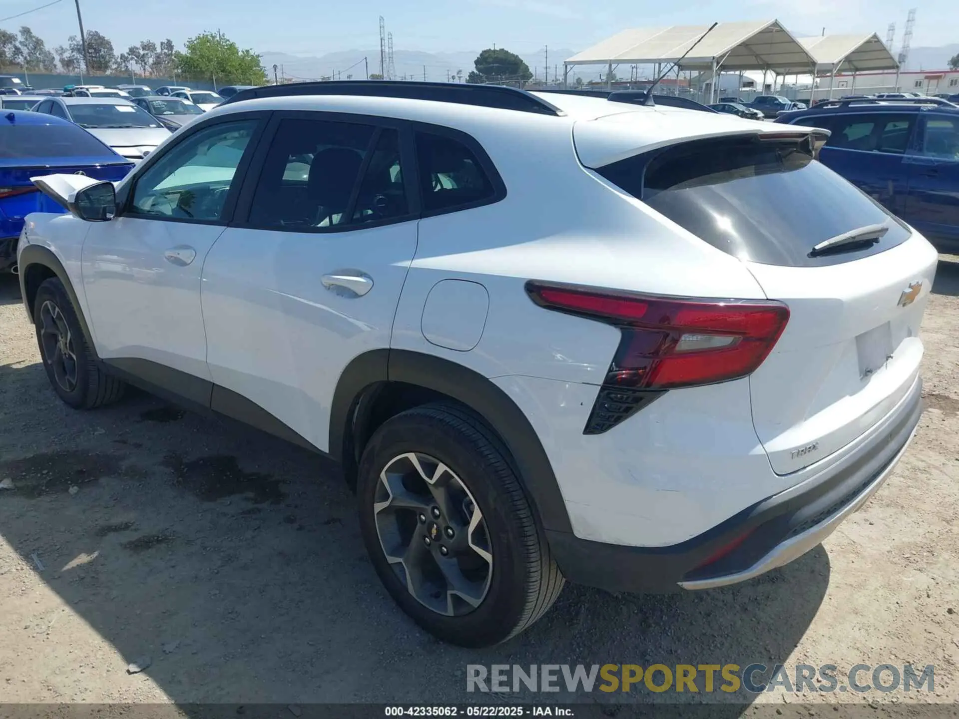 3 fotografías del automóvil dañado KL77LHE21RC199762 CHEVROLET TRAX 2024