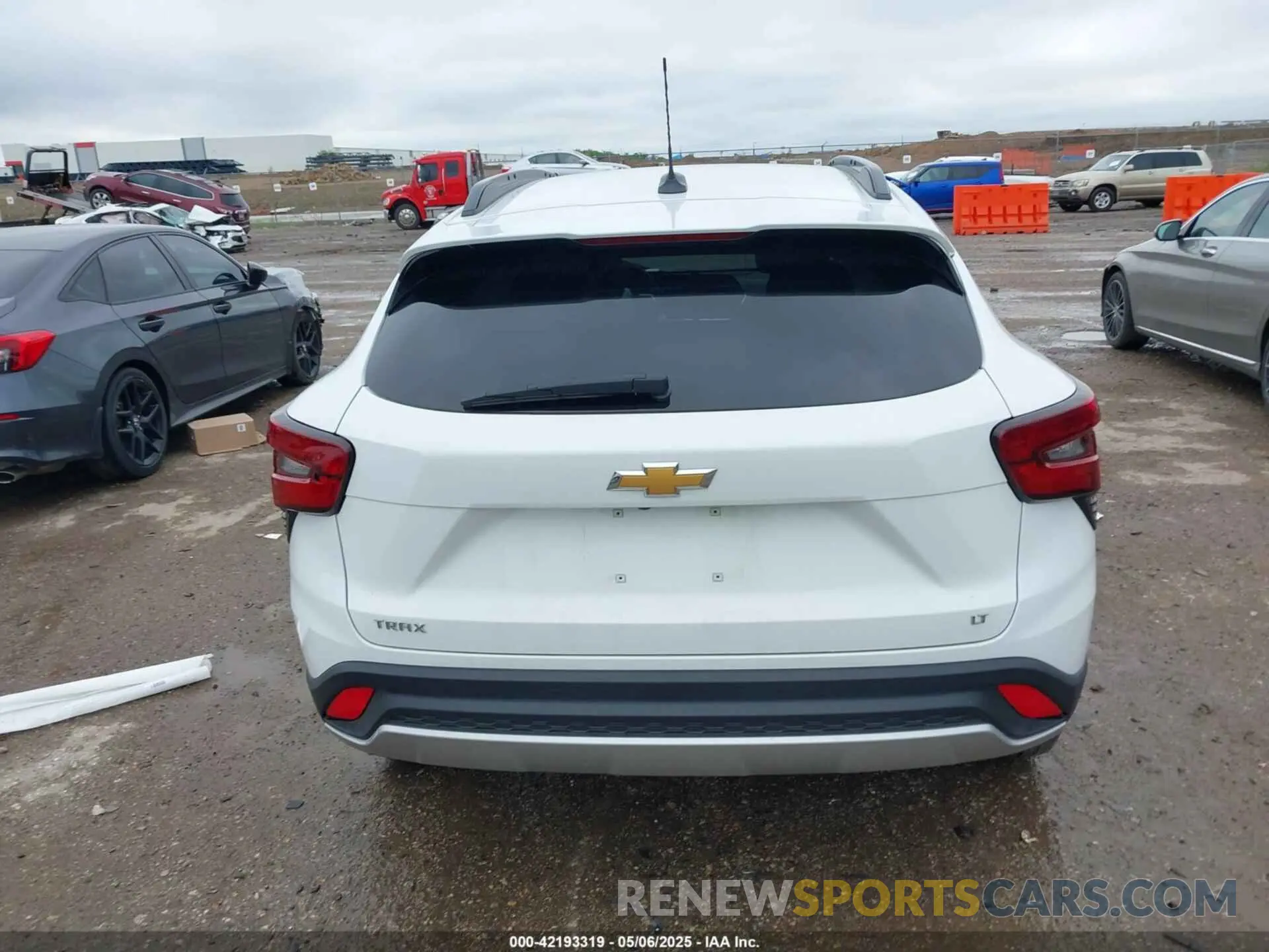 16 fotografías del automóvil dañado KL77LHE22RC069523 CHEVROLET TRAX 2024