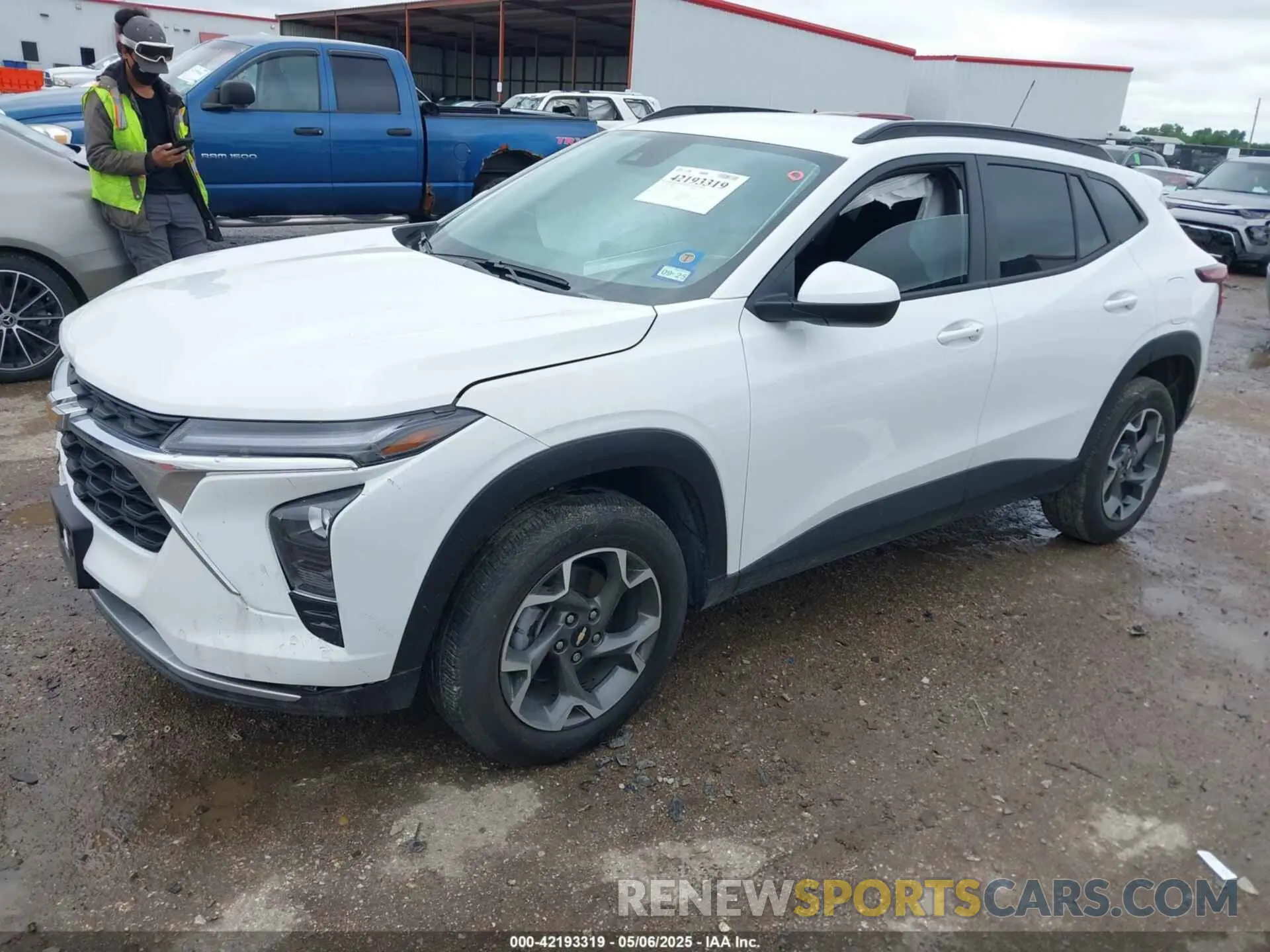 2 fotografías del automóvil dañado KL77LHE22RC069523 CHEVROLET TRAX 2024