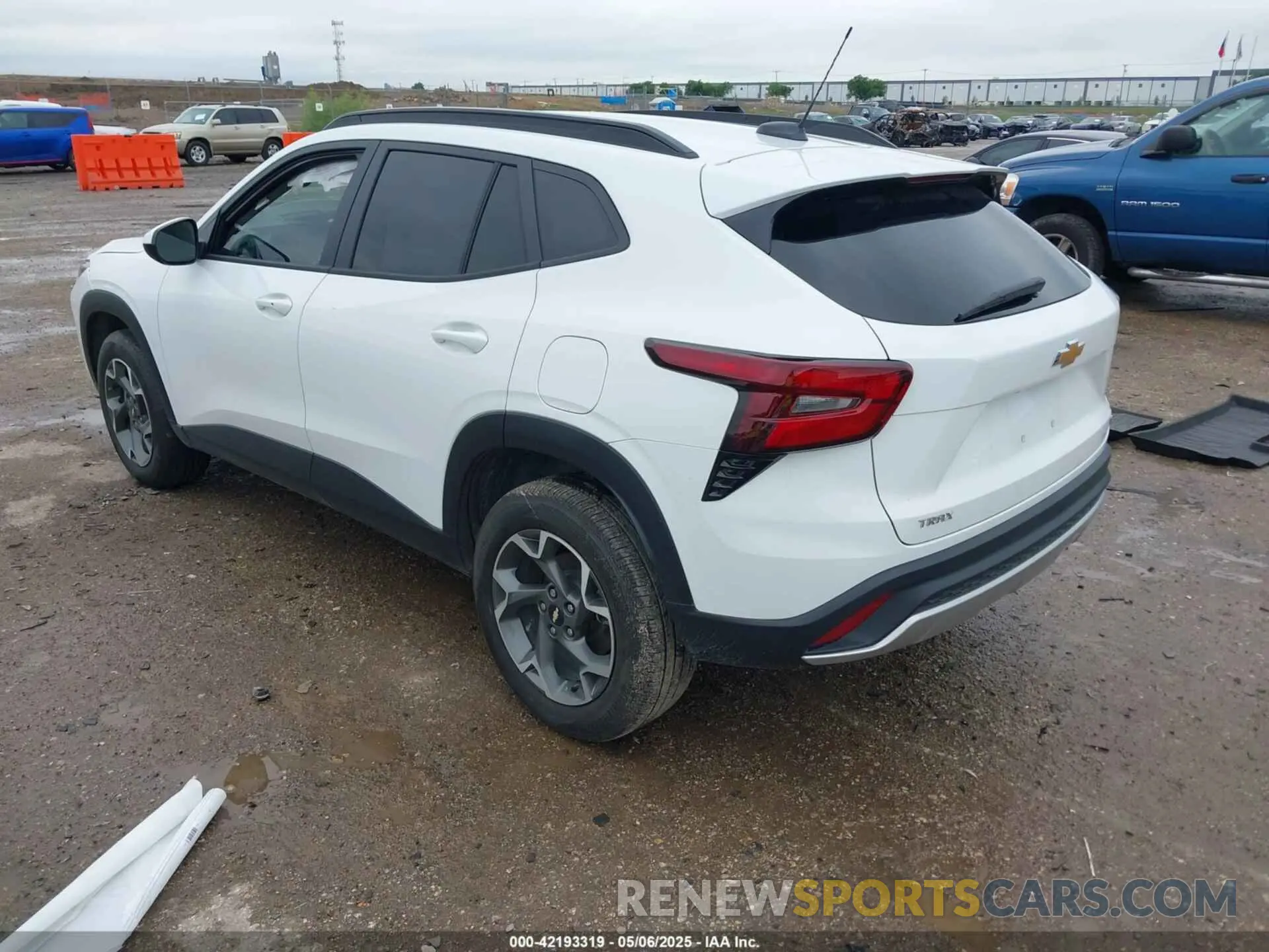3 fotografías del automóvil dañado KL77LHE22RC069523 CHEVROLET TRAX 2024