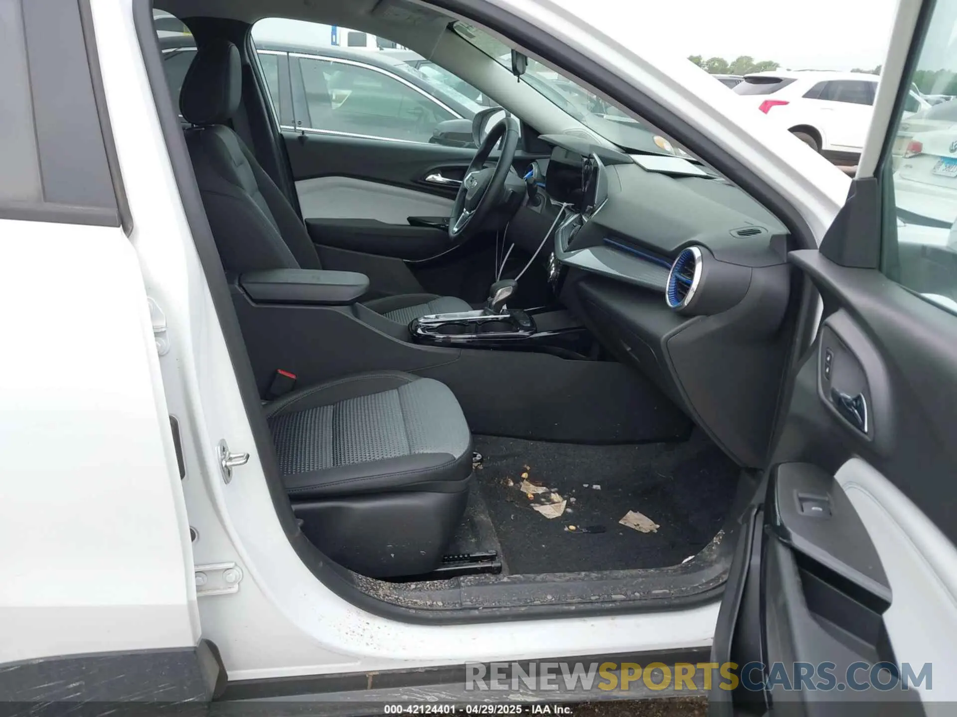 5 fotografías del automóvil dañado KL77LHE22RC219808 CHEVROLET TRAX 2024