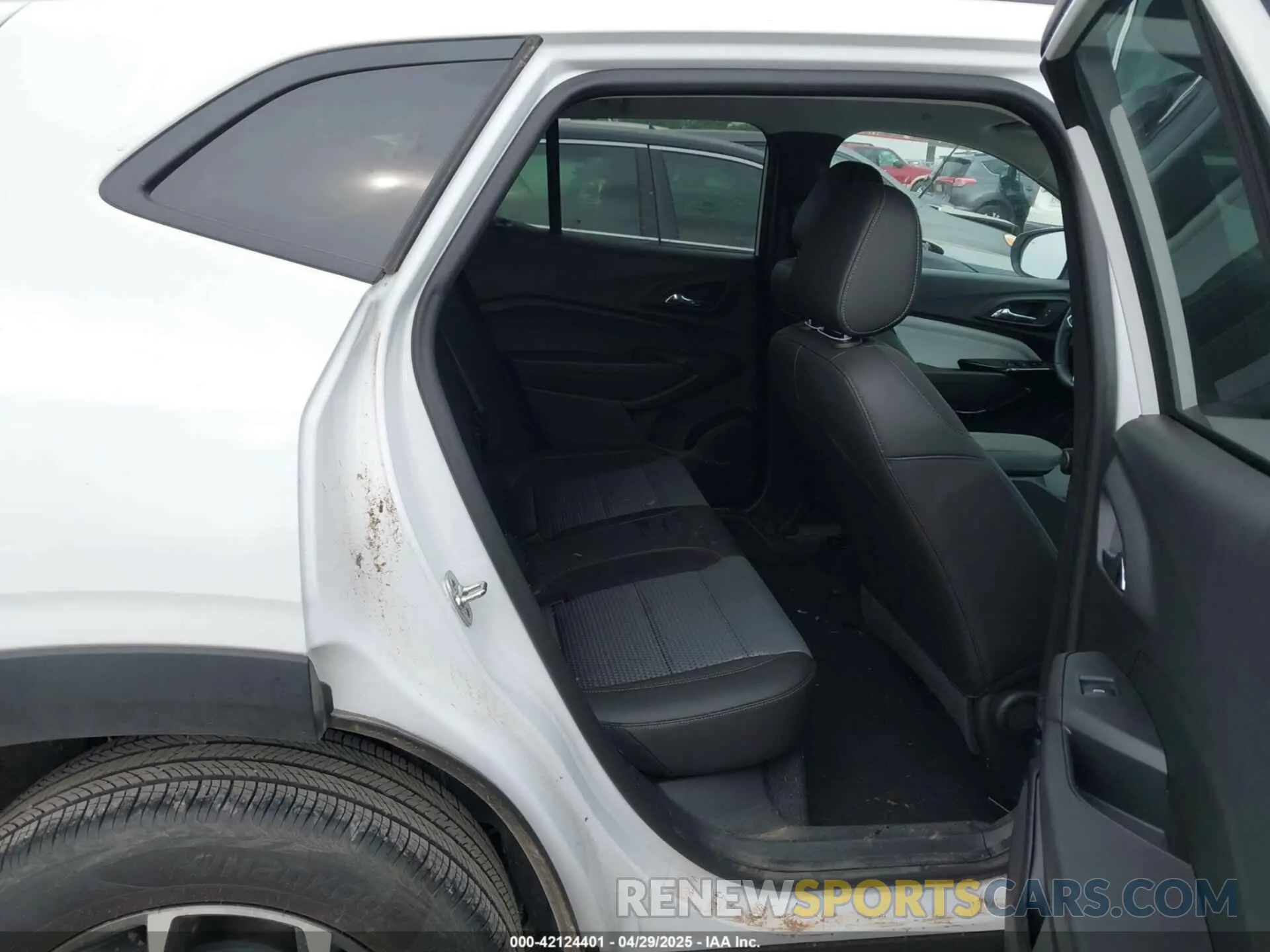 8 fotografías del automóvil dañado KL77LHE22RC219808 CHEVROLET TRAX 2024