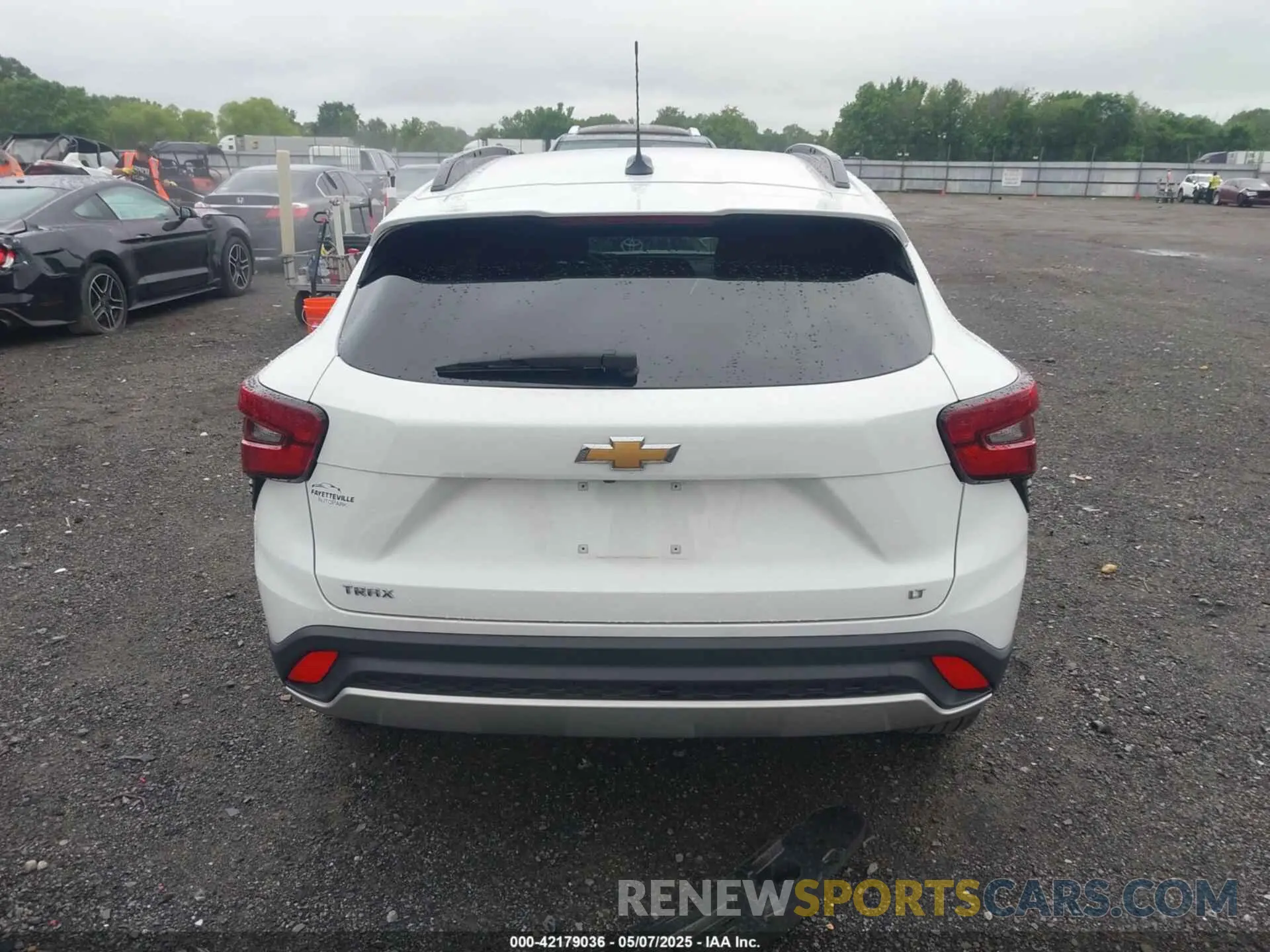 16 fotografías del automóvil dañado KL77LHE22RC241307 CHEVROLET TRAX 2024
