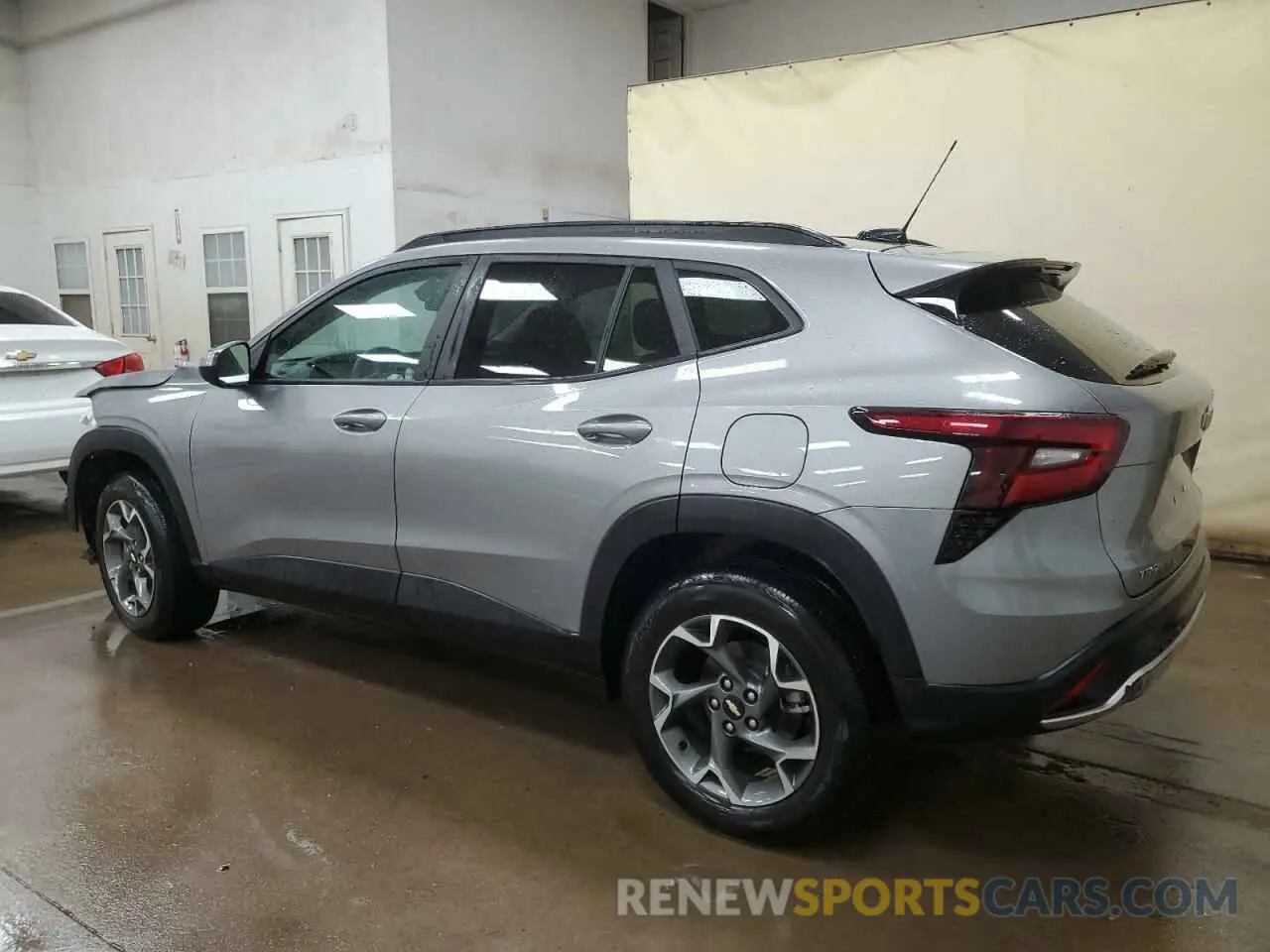 2 fotografías del automóvil dañado KL77LHE23RC009993 CHEVROLET TRAX 2024